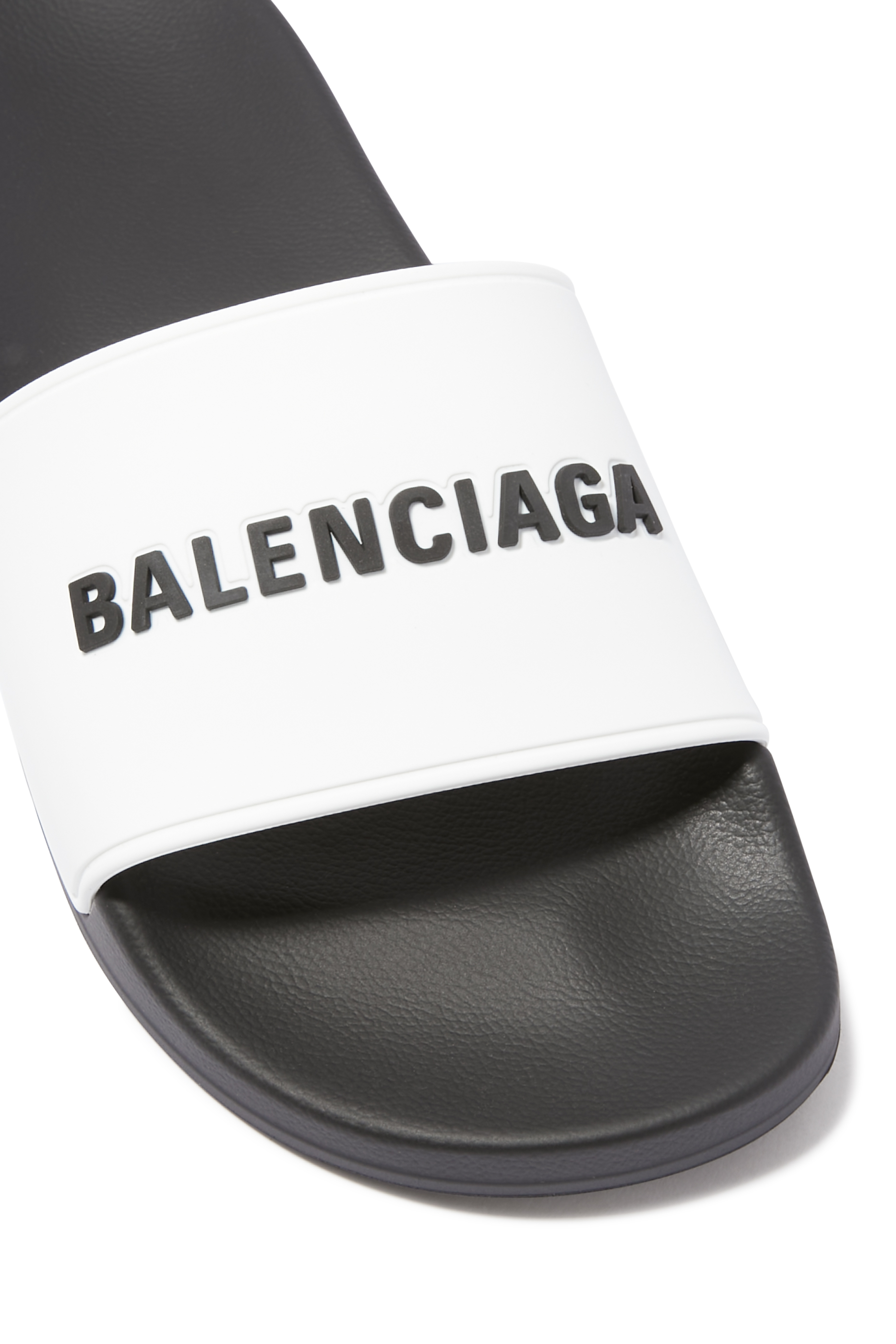 حذاء خفيف لحمام السباحة بشعار الماركة مطاط