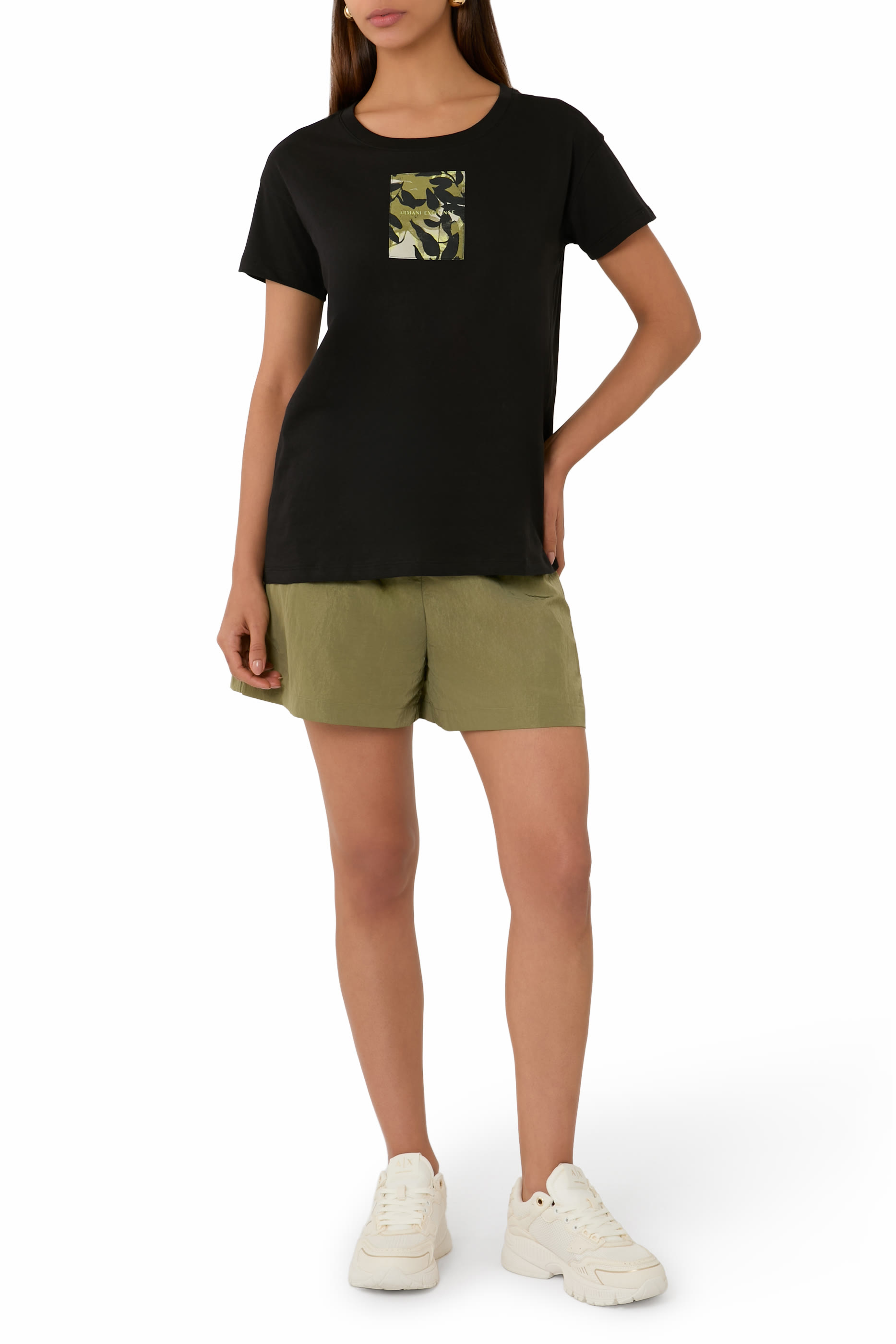 تيشيرت بقصة مريحة وطبعة شعار الماركة