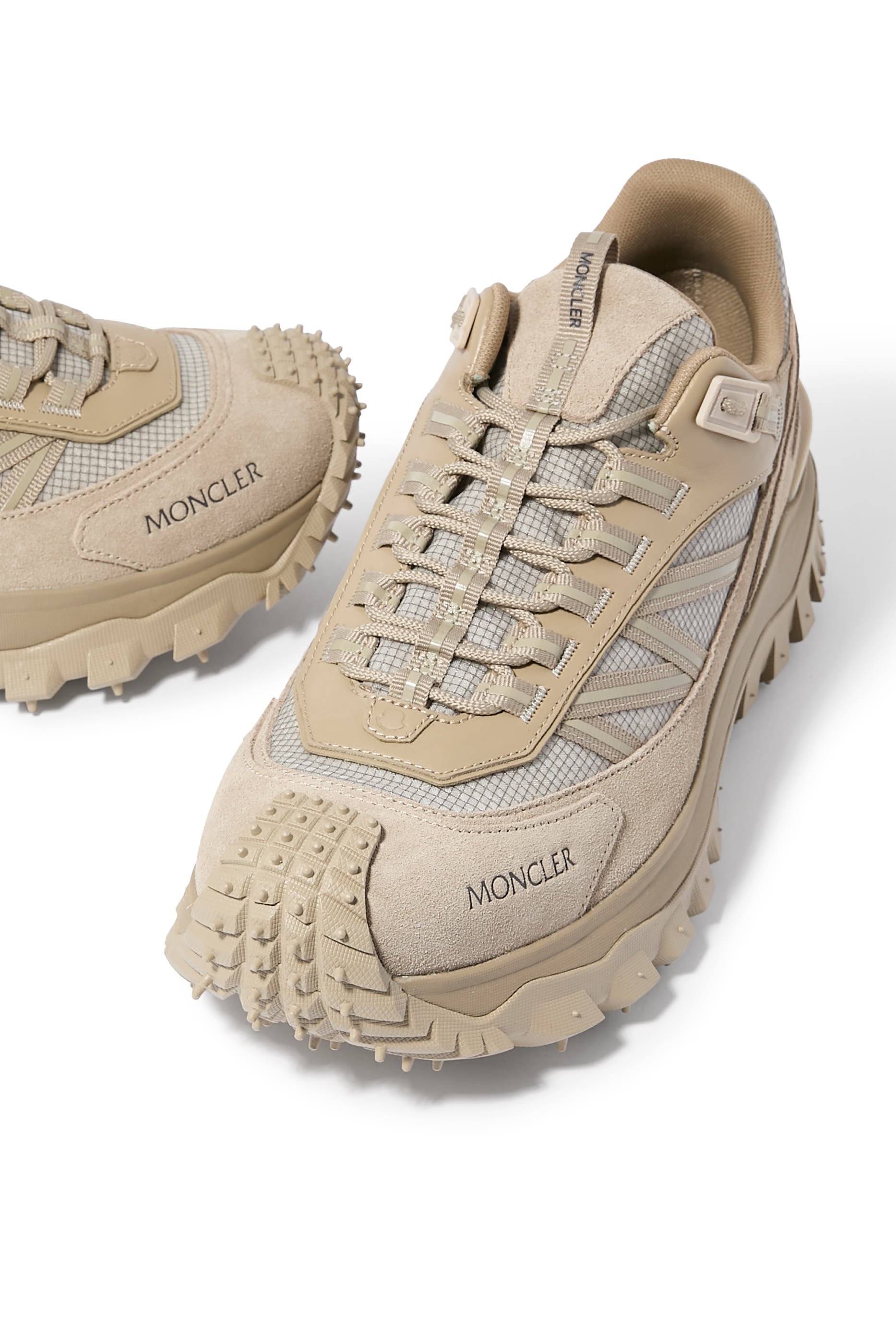 سنيكرز ترايلجريب شمواه وجلد