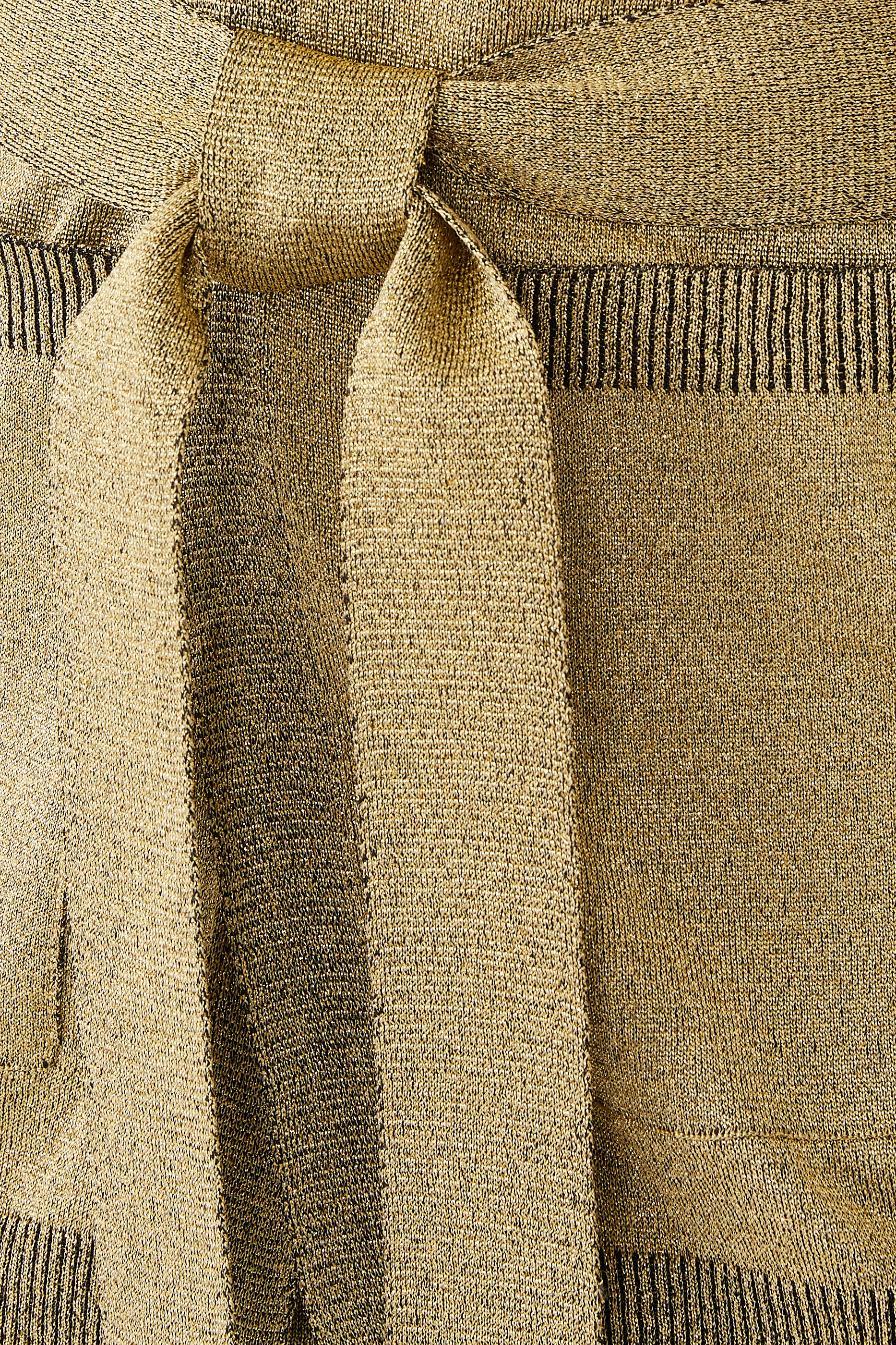 كارديجان بحزام وأكمام طويلة