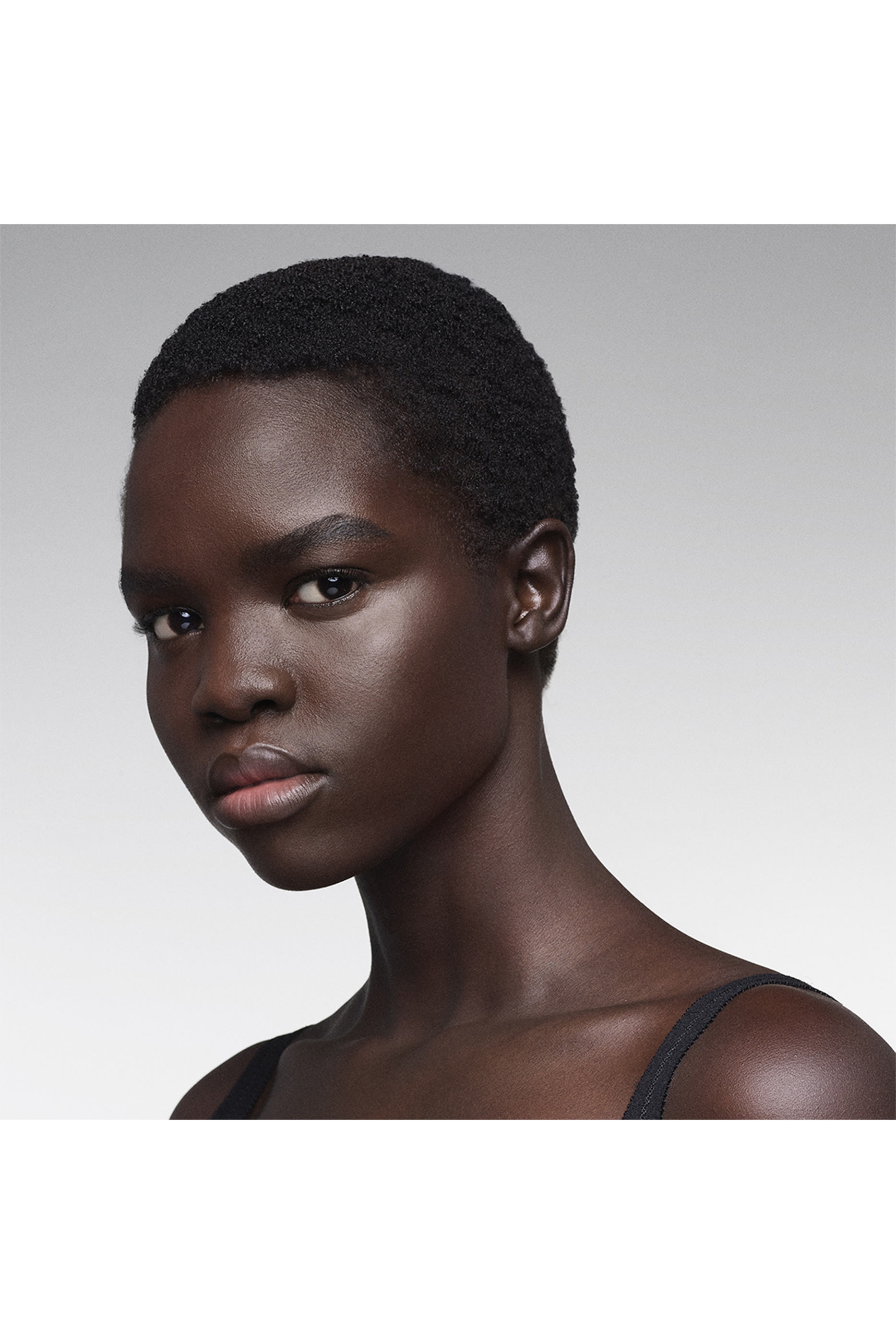 خافي عيوب إيفرلاست