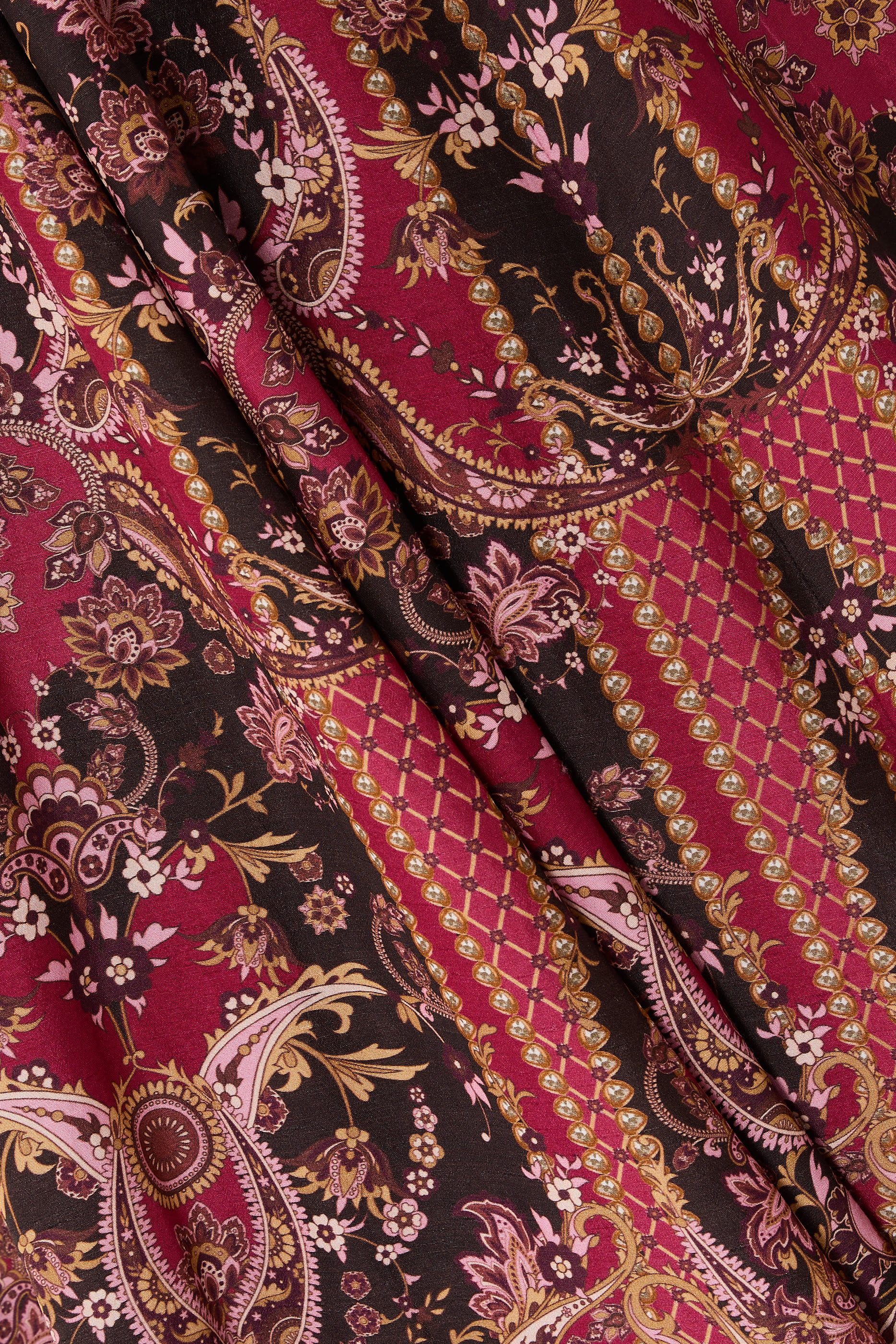 طقم ليهنغا بطلعات مع بلوزة مخملية