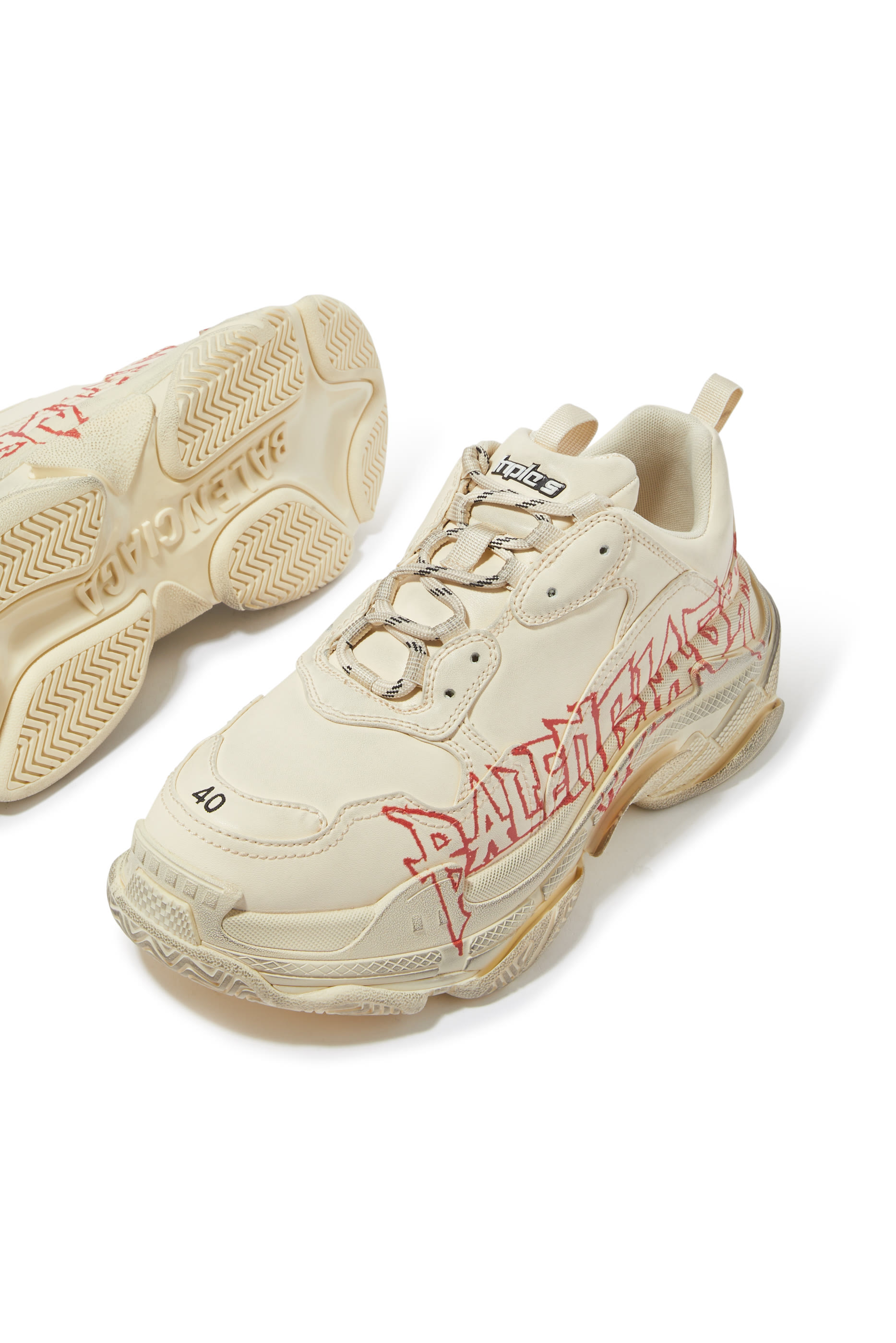 سنيكرز تريبل اس بإصدار خاص لسنة الصينية الجديدة