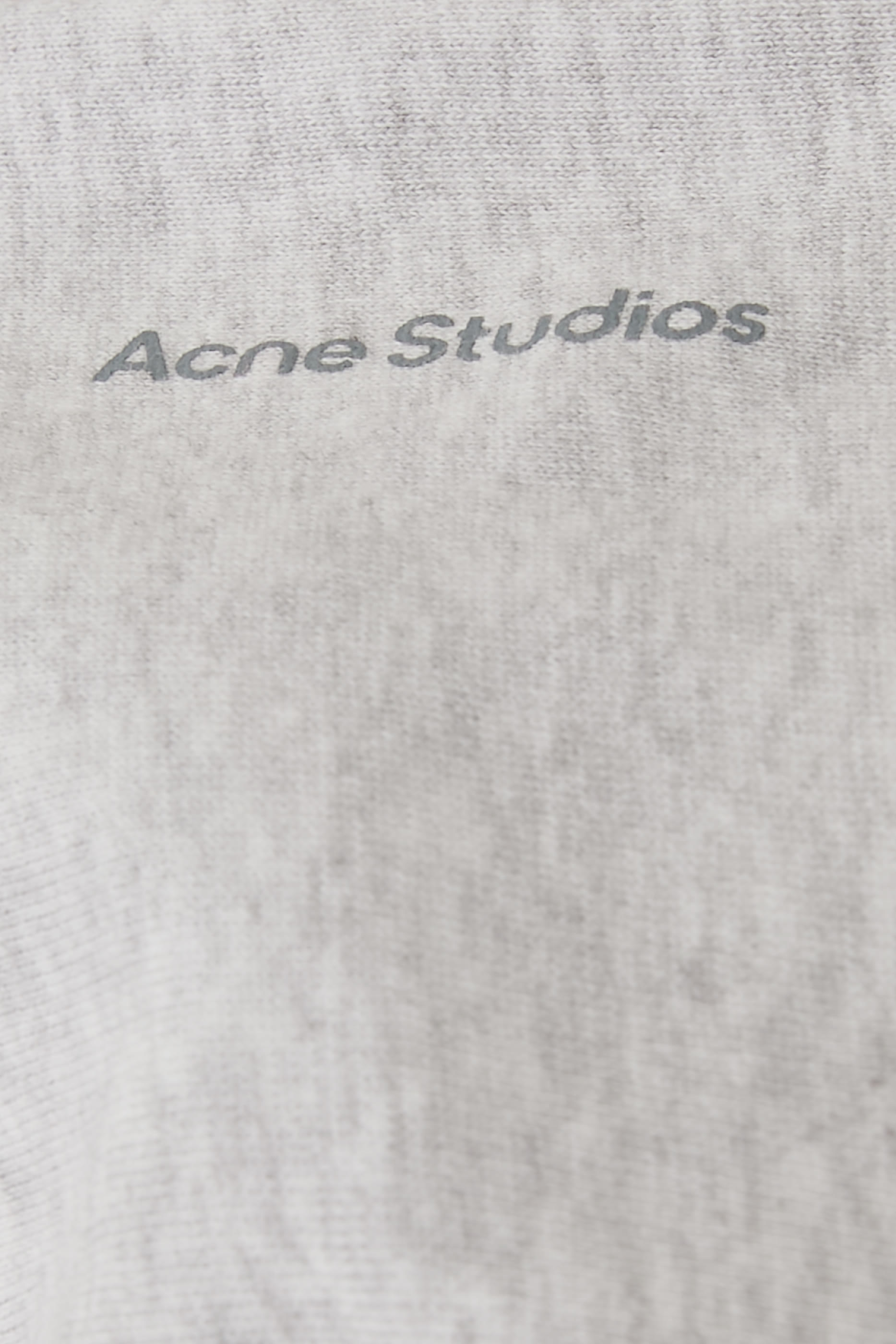 كنزة بسحاب وغطاء للرأس