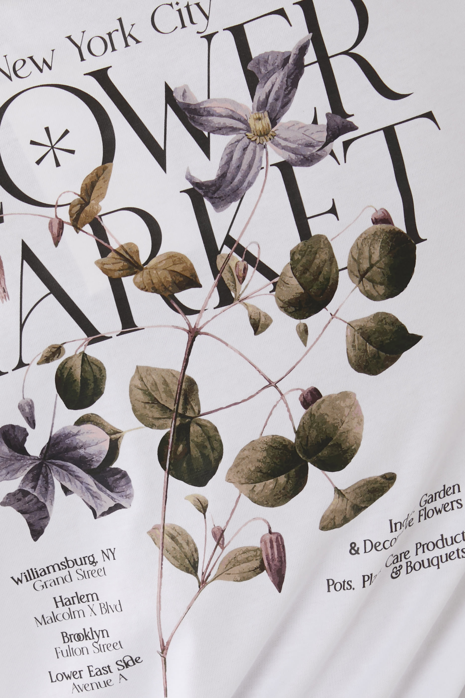 تيشيرت برادي بنقشة عبارة فلاور ماركت