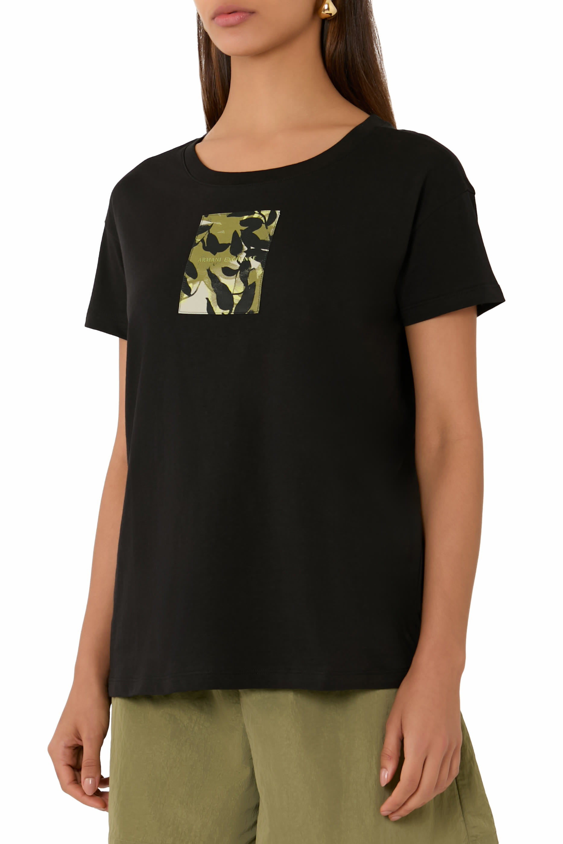 تيشيرت بقصة مريحة وطبعة شعار الماركة