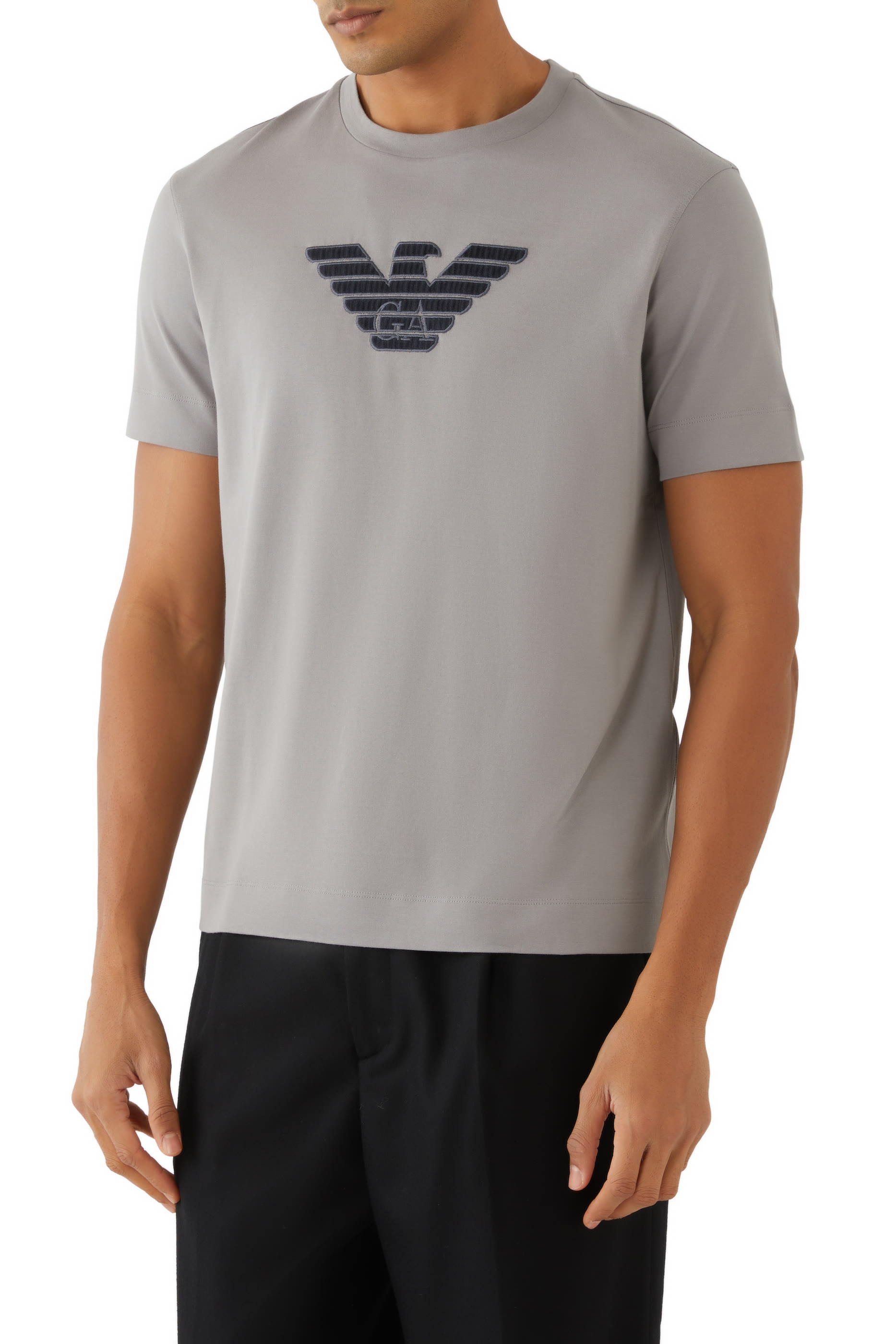 تيشيرت بطبعات شعار الماركة