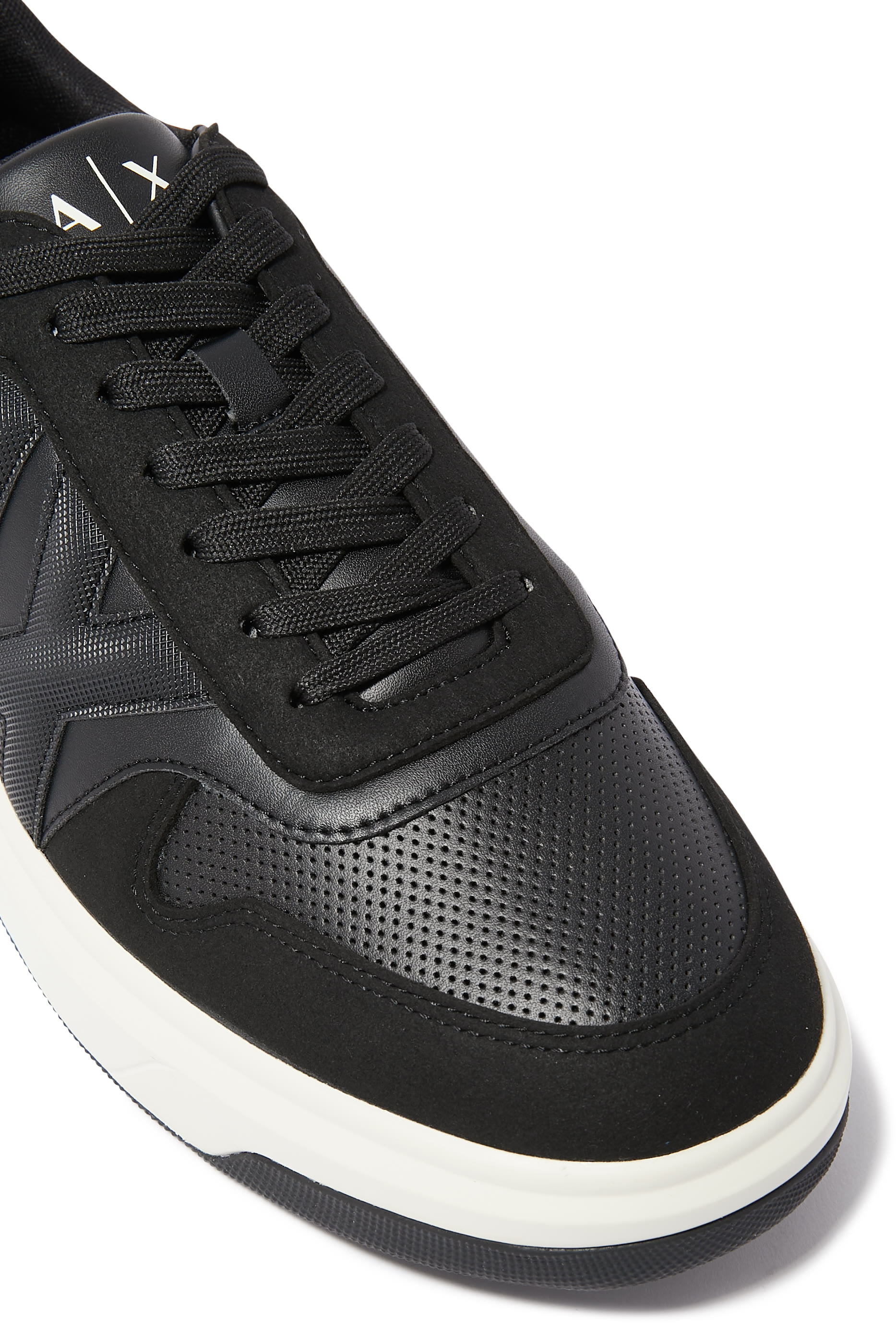 سنيكرز فينيس بشعار الماركة