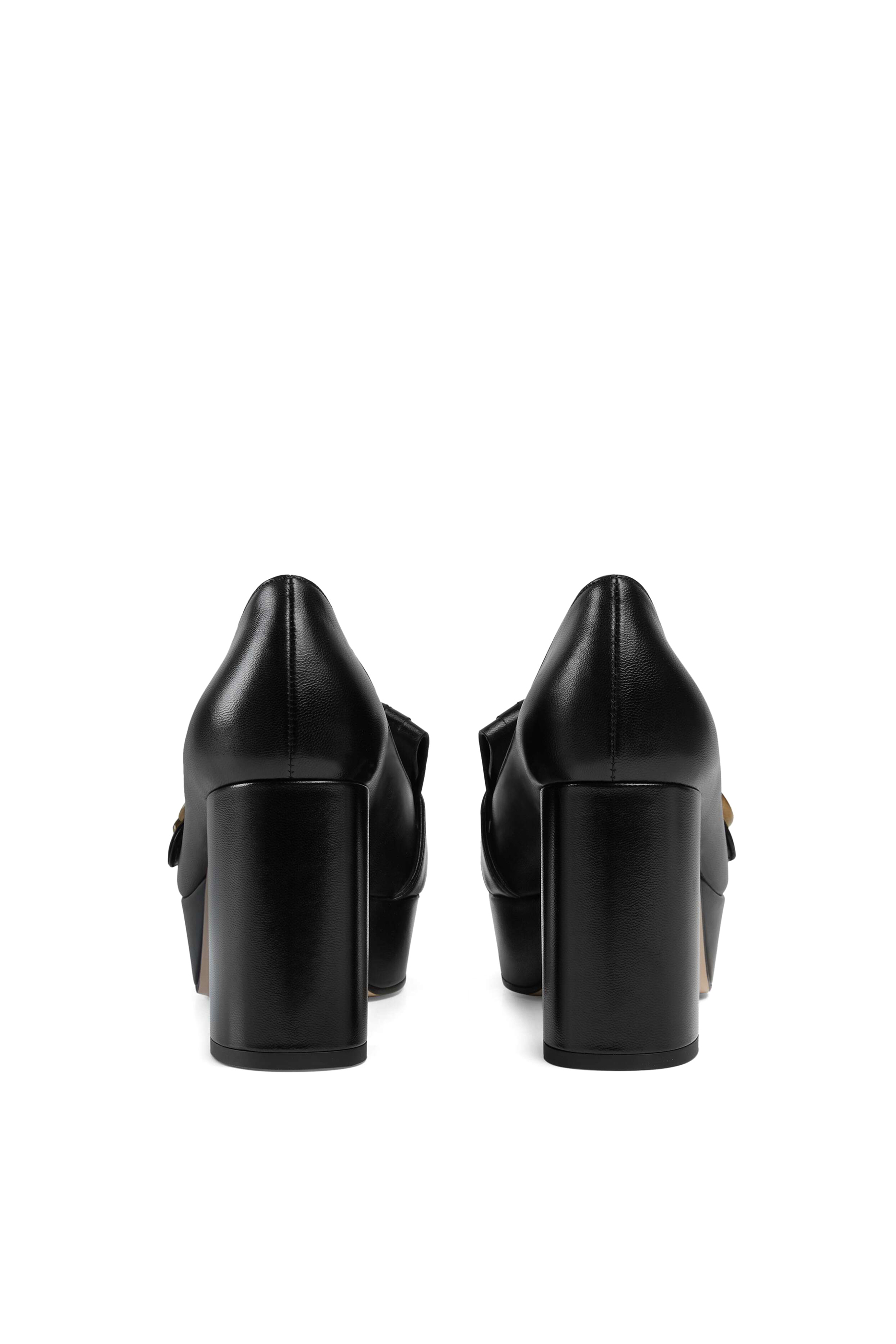 حذاء كلاسيك جلد بنعل سميك وشرابة