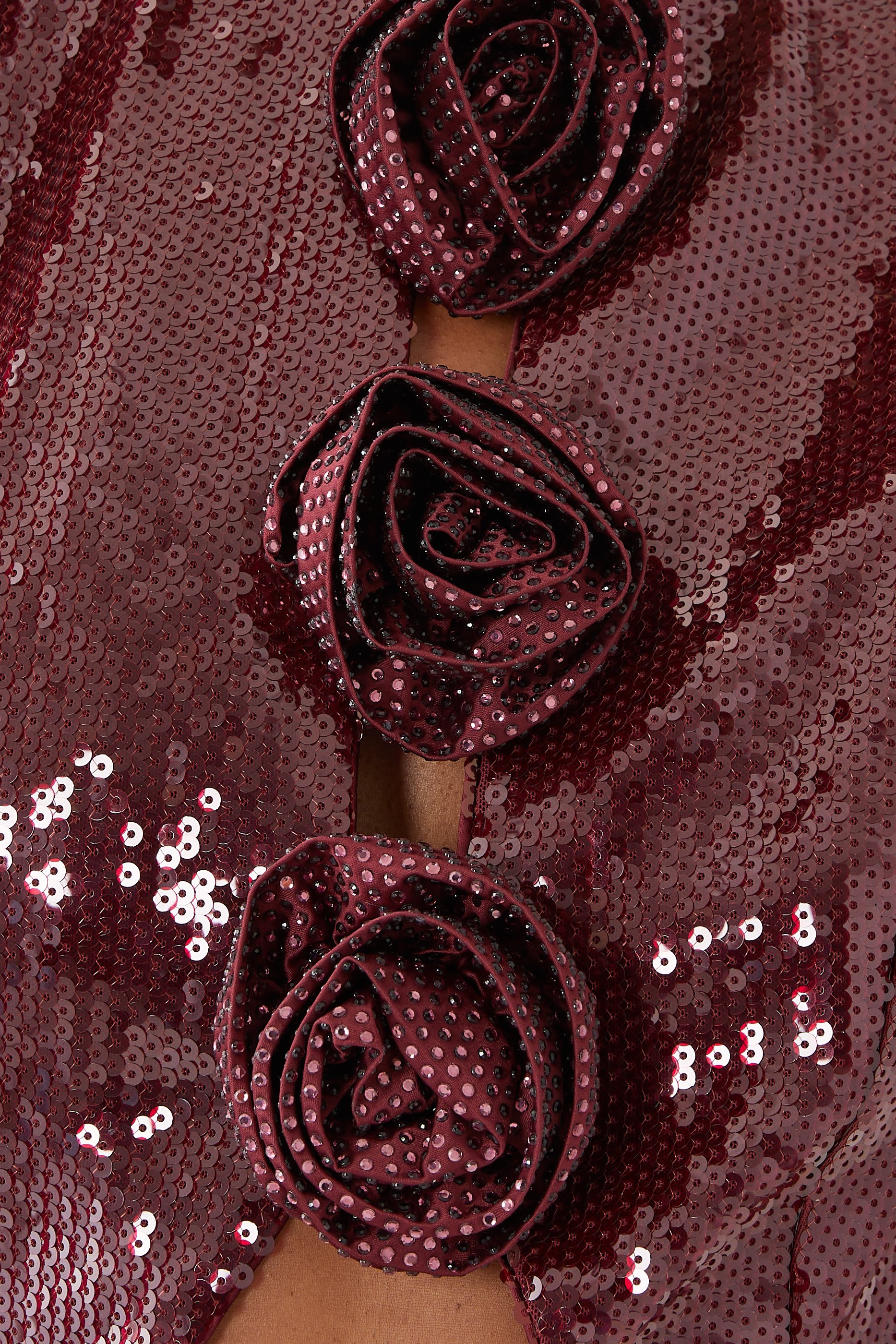 فستان زيلدا إكس نيكي هيلتون بأكمام قصيرة