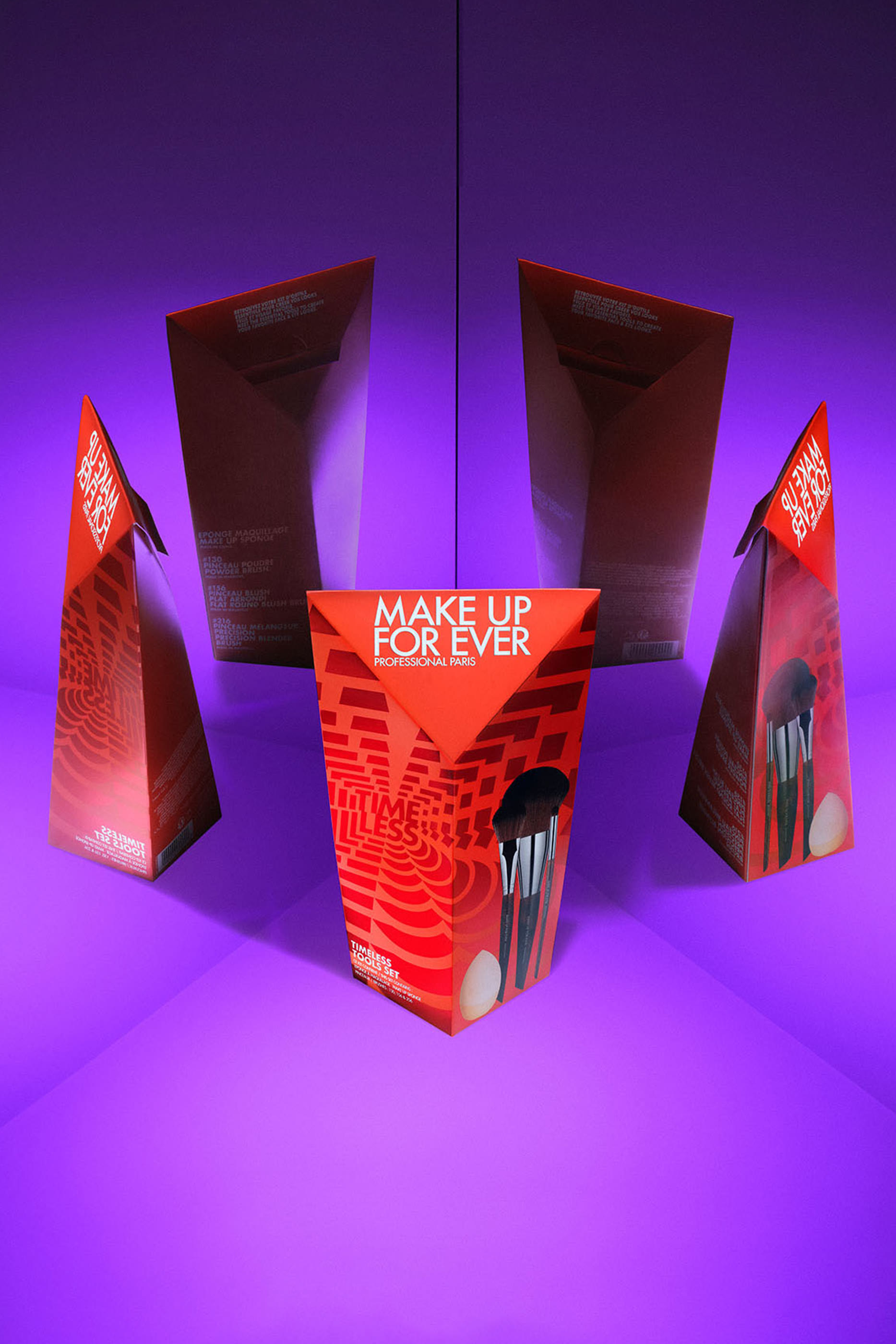 مجموعة أدوات ماكياج تايملس