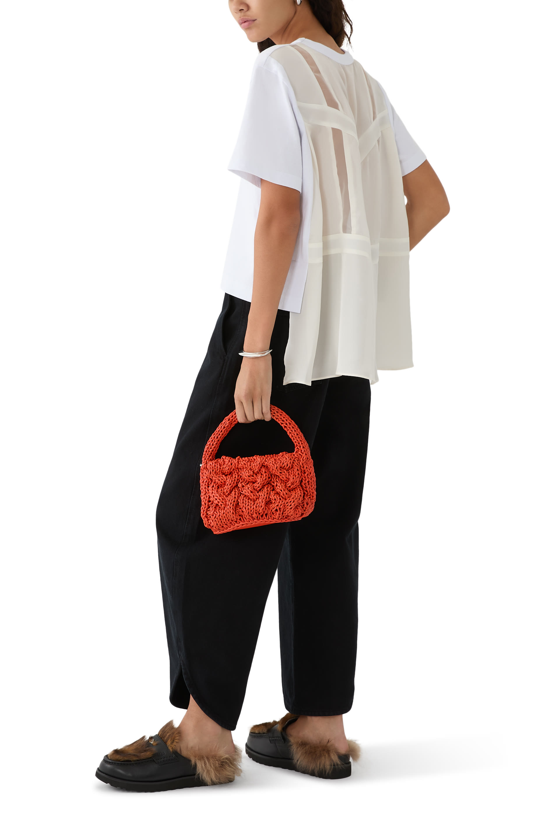 حقيبة صغيرة منسوجة بغرزة الضفيرة