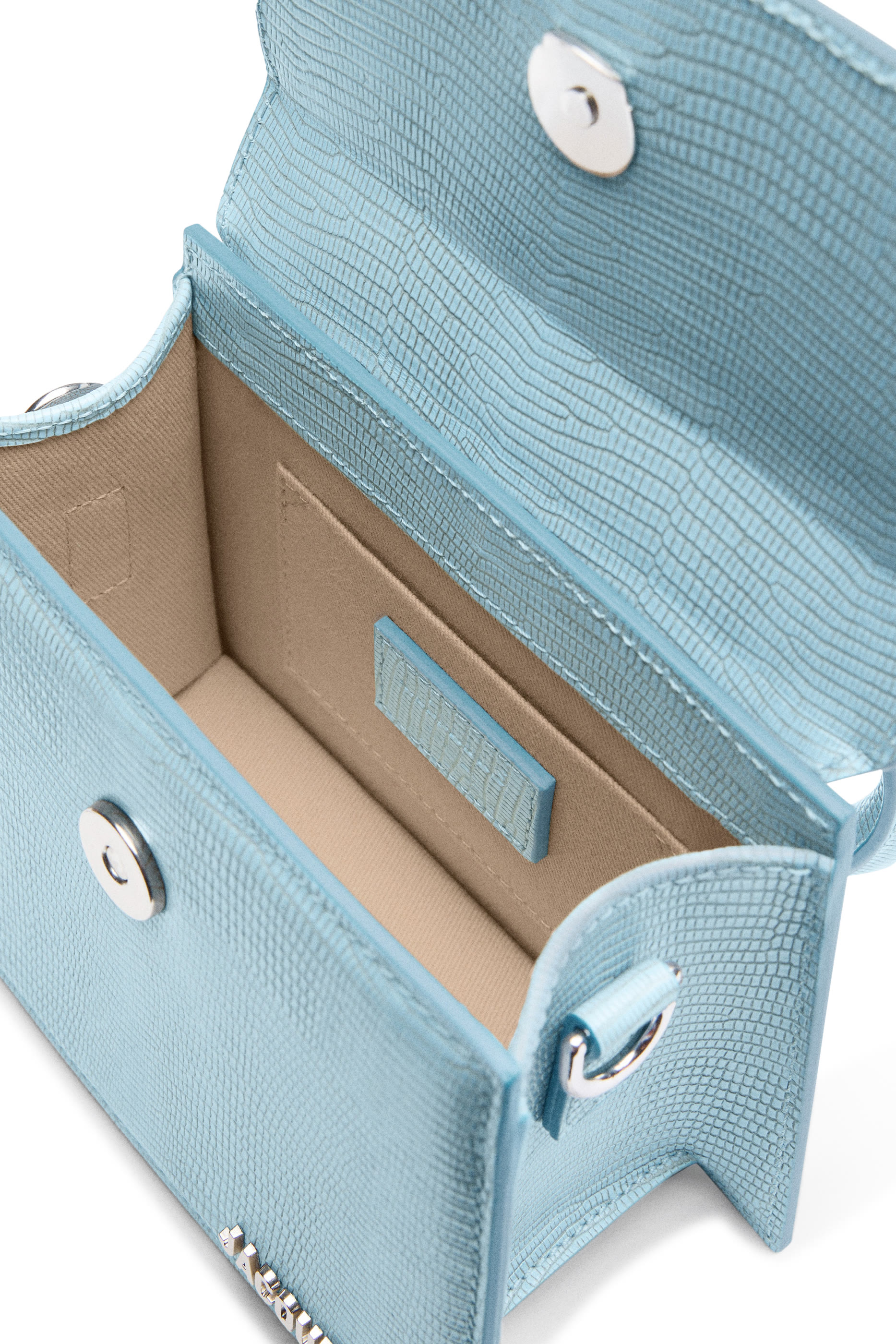 حقيبة تشيكيتو متوسطة الحجم مع مشبك