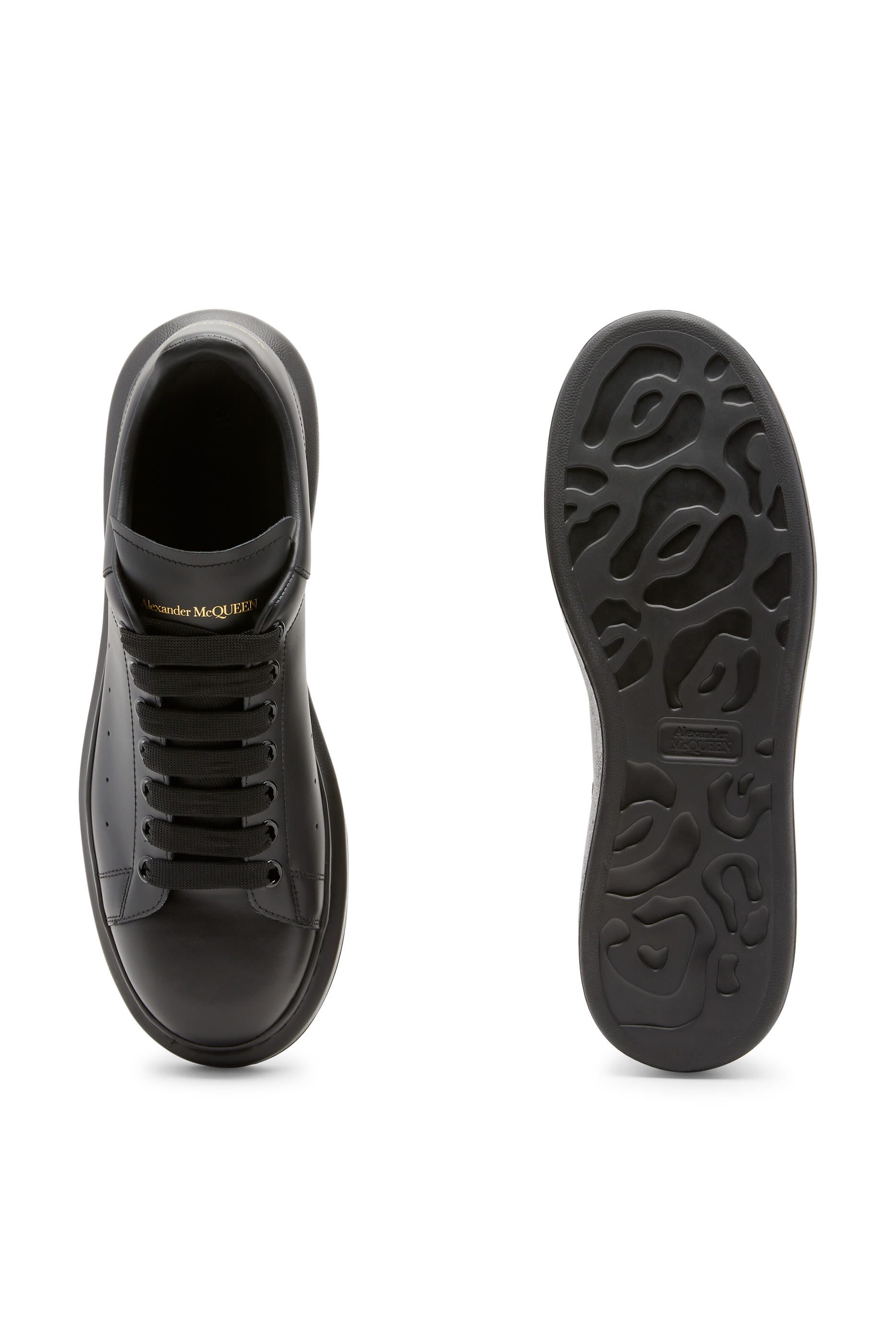 سنيكرز بنعل سميك