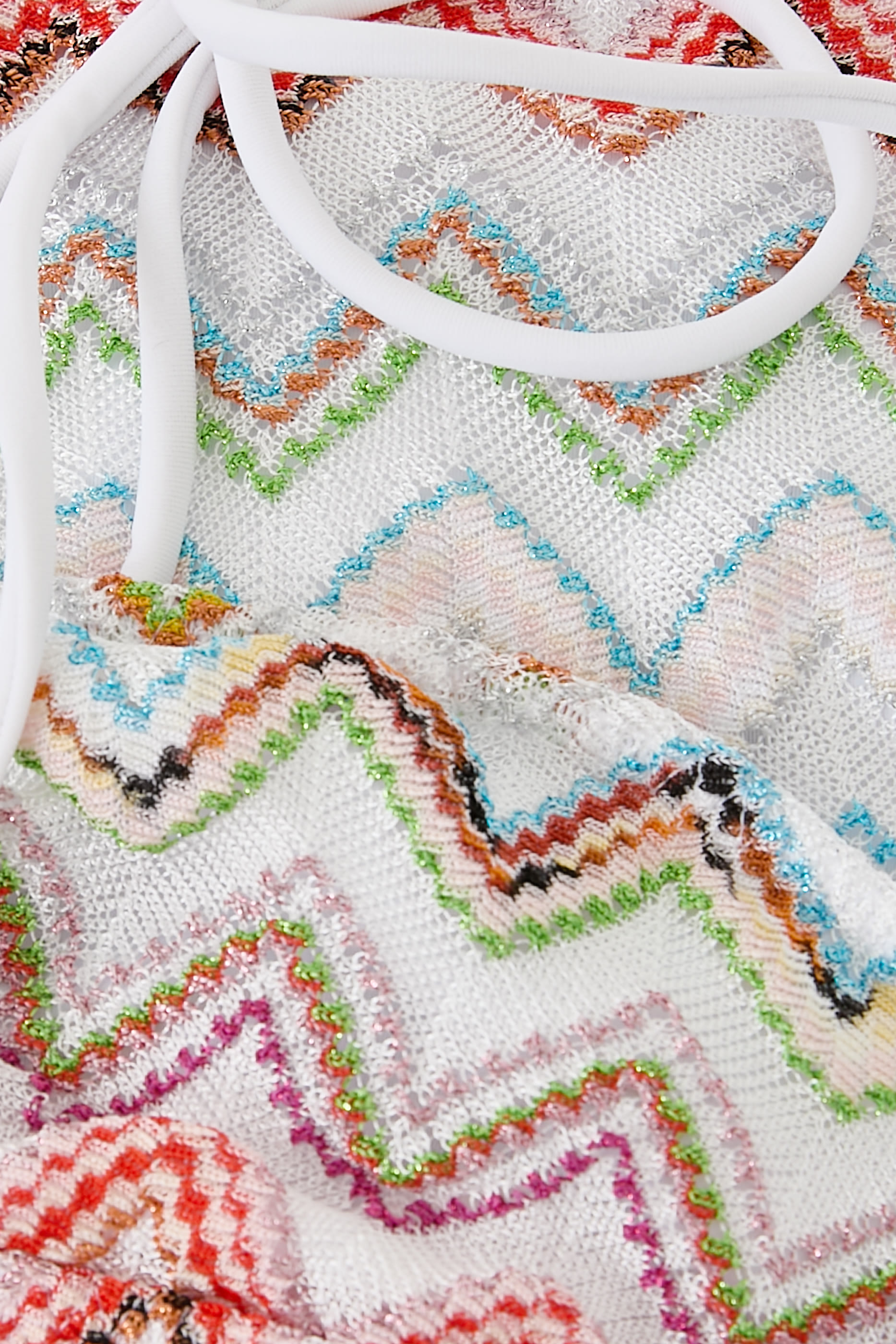 بيكيني بخصر مرتفع مزين بنقشة متعرجة لامعة ثلاثية الأبعاد