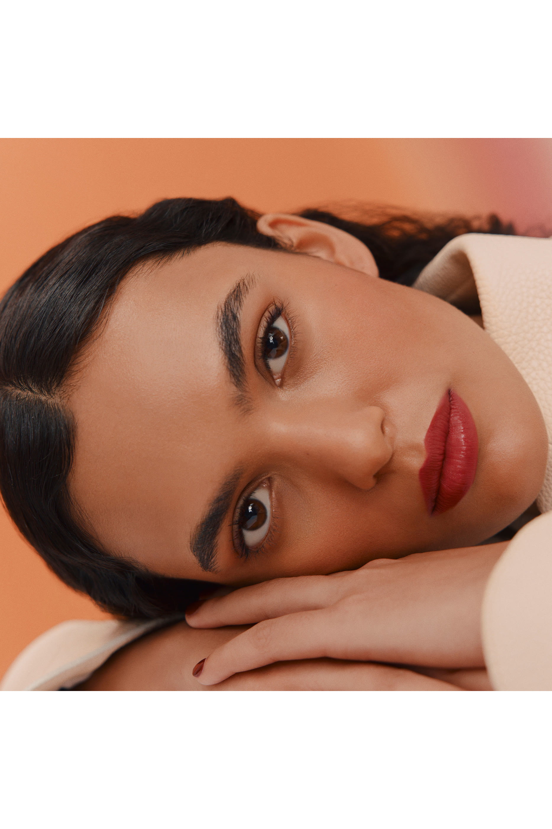 أحمر شفاه شبه لامع Rouge Herm&egrave;s بإصدار محدود