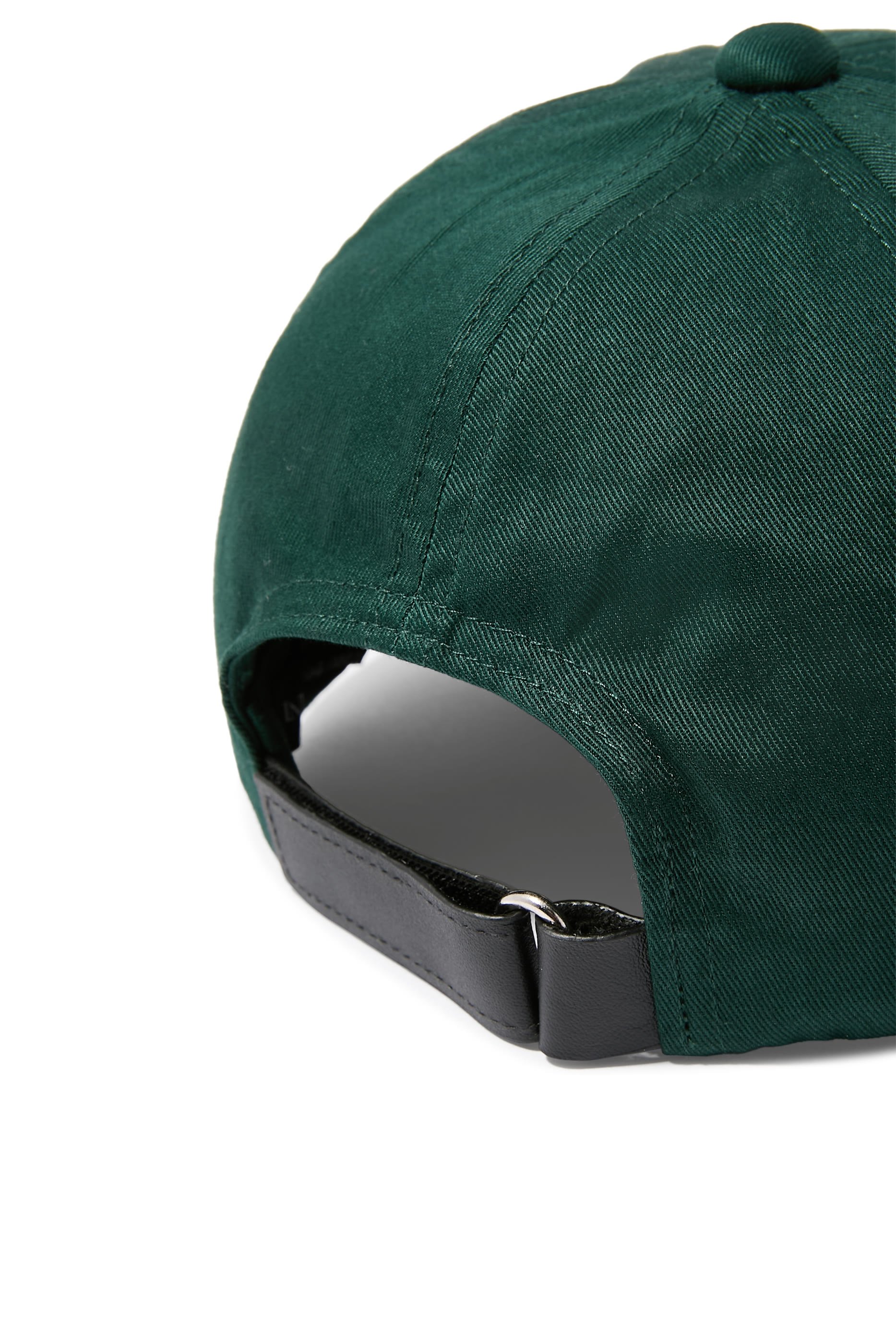 كاب بشعار الماركة