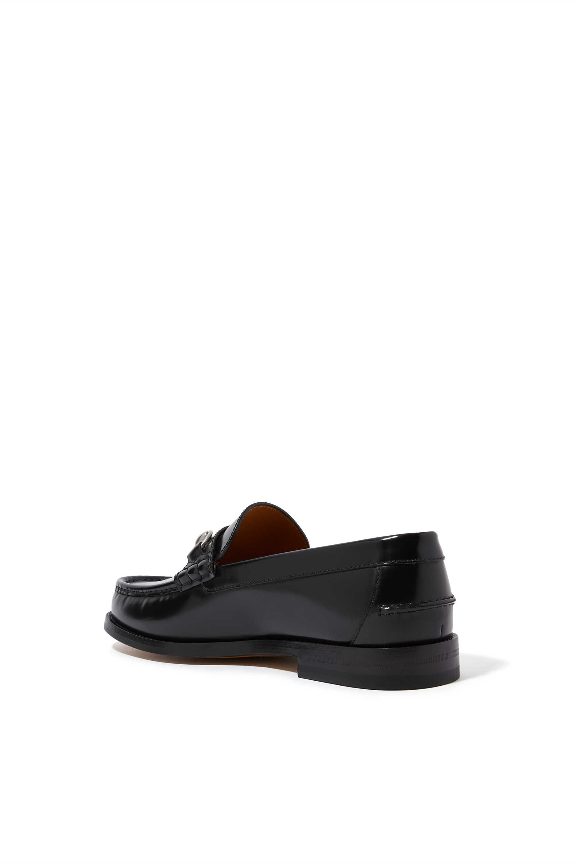 حذاء موكاسين سهل الارتداء بحلية بشعار اللجام