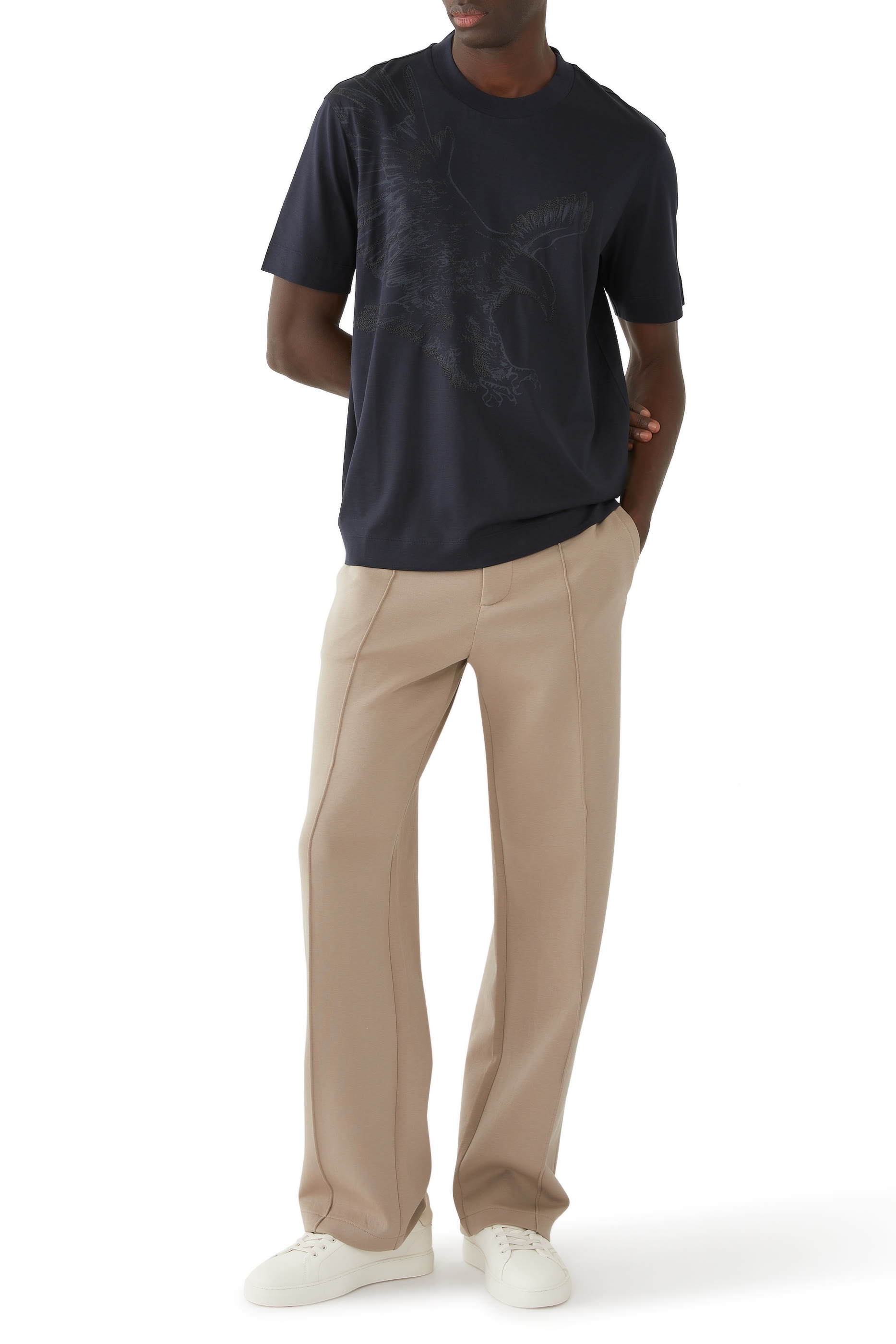 تيشيرت بشعار النسر بتصميم كبير