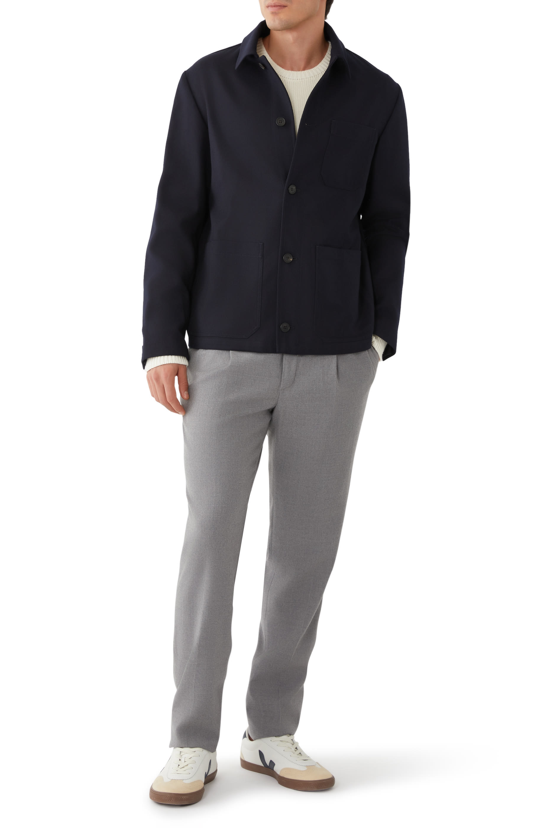 بلوزة بأكمام طويلة