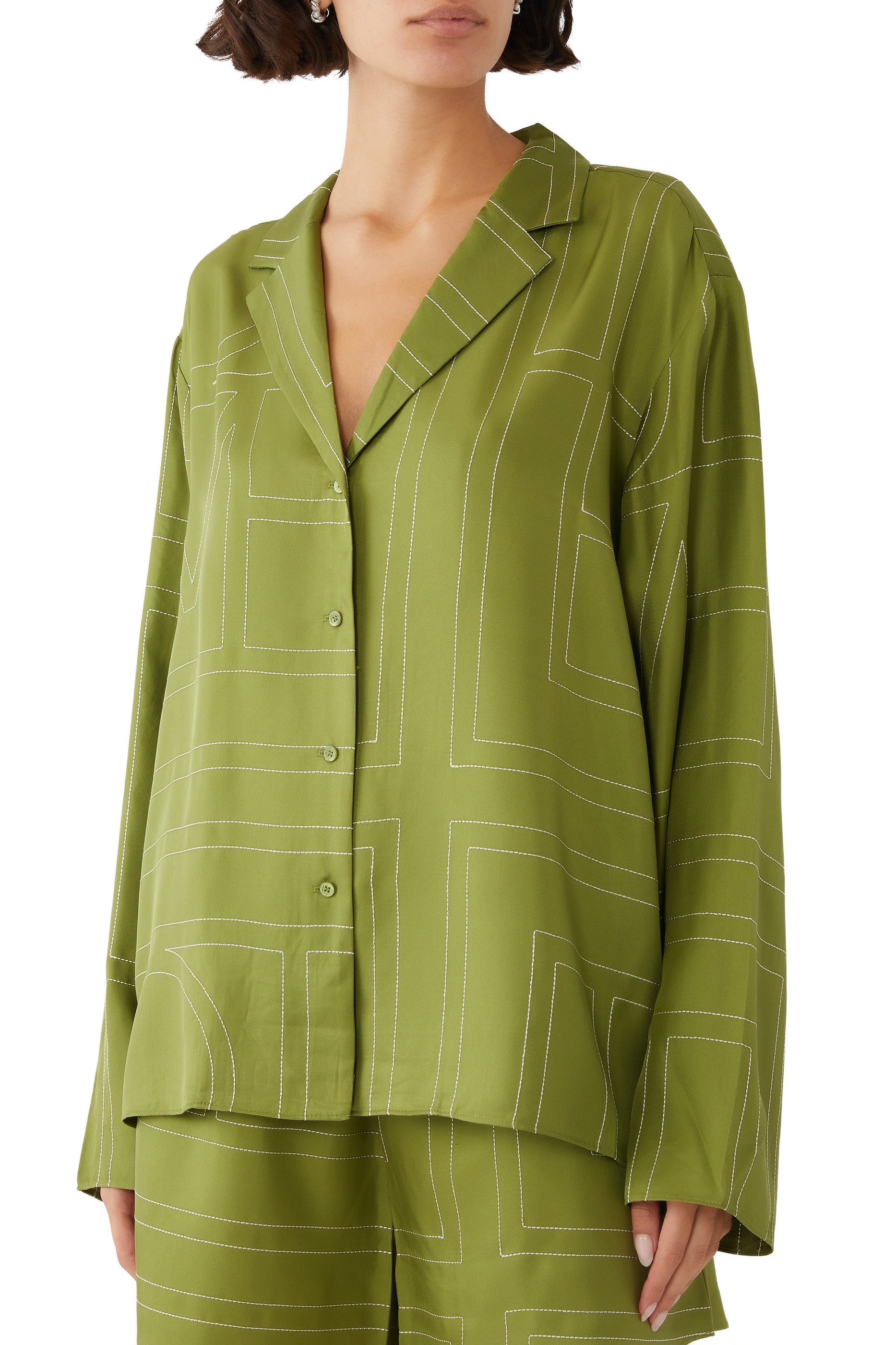 بلوزة بيجامة بنقشة حروف شعار الماركة حرير