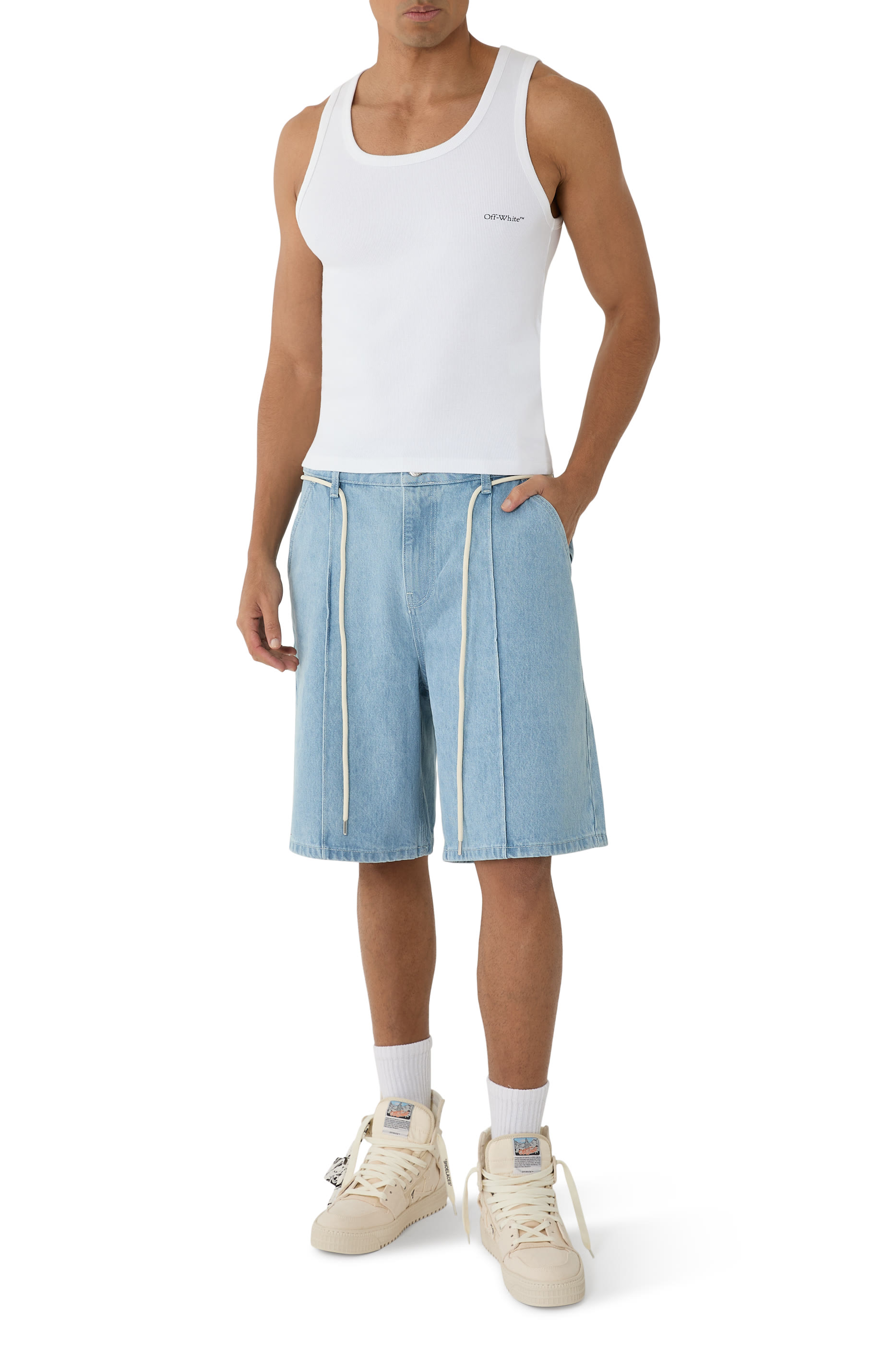 بلوزة بوكيش مضلعة بلا أكمام