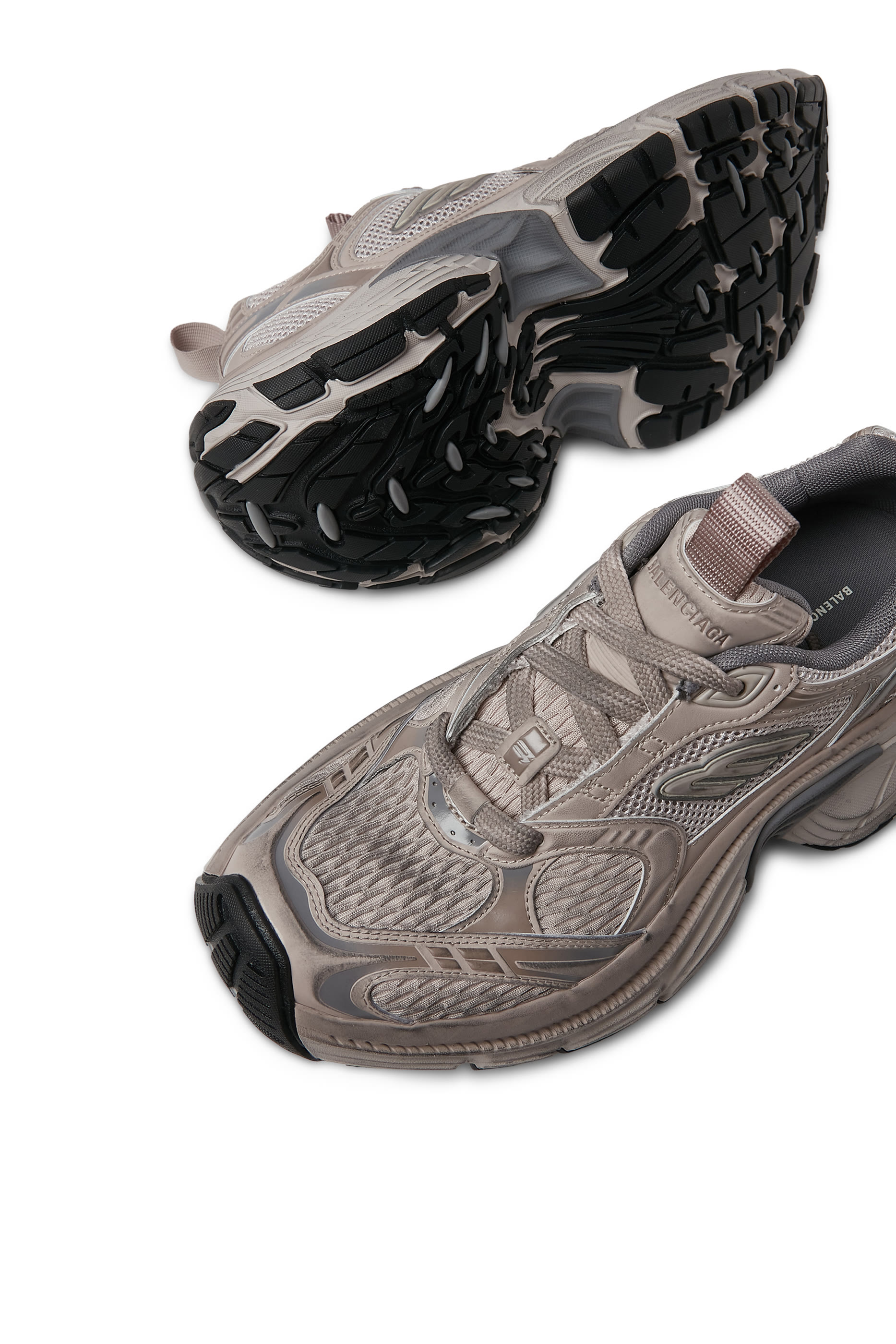 سنيكرز 6 إكس إل