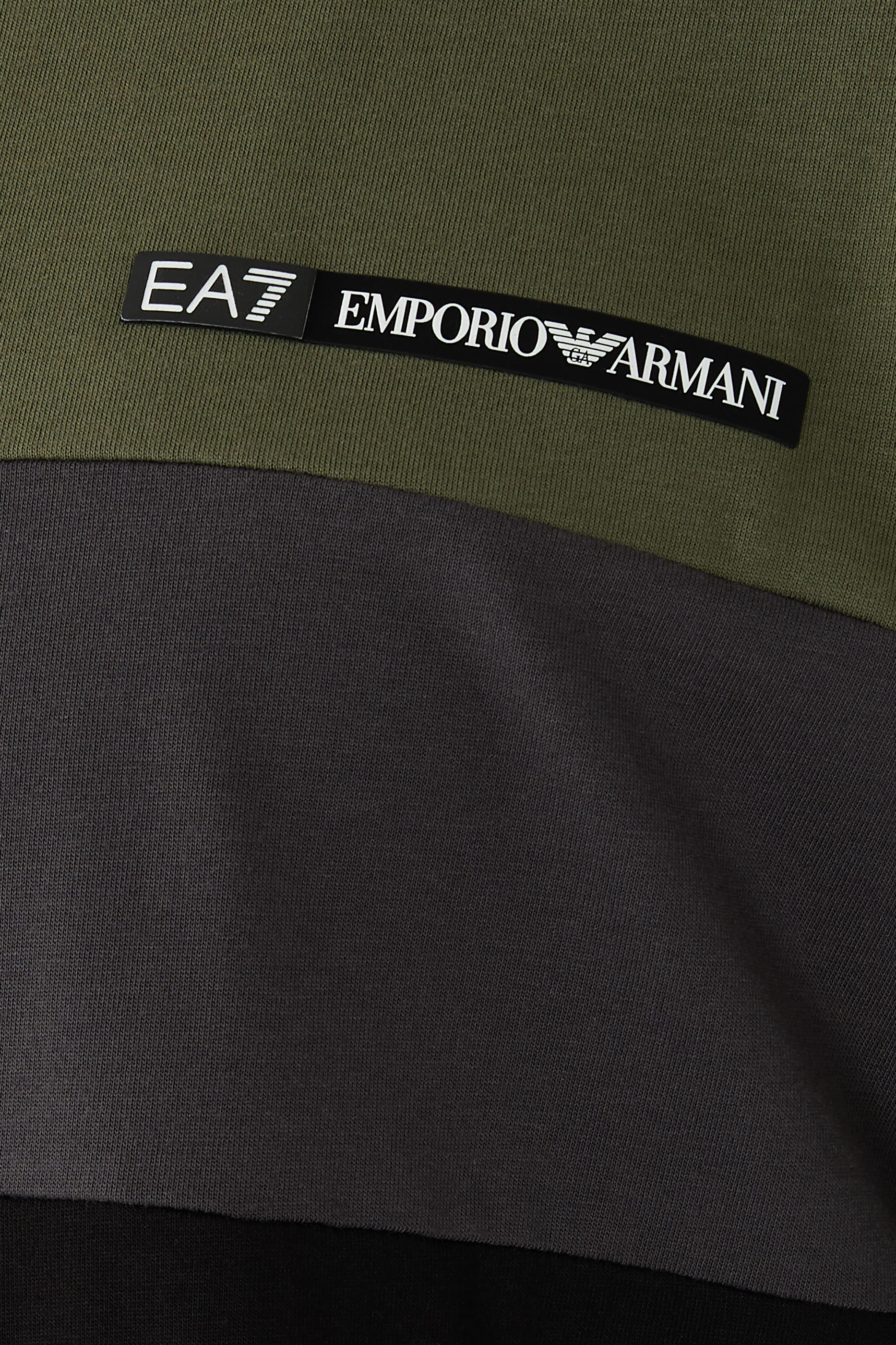 تيشيرت رياضي بشعار الماركة قطن