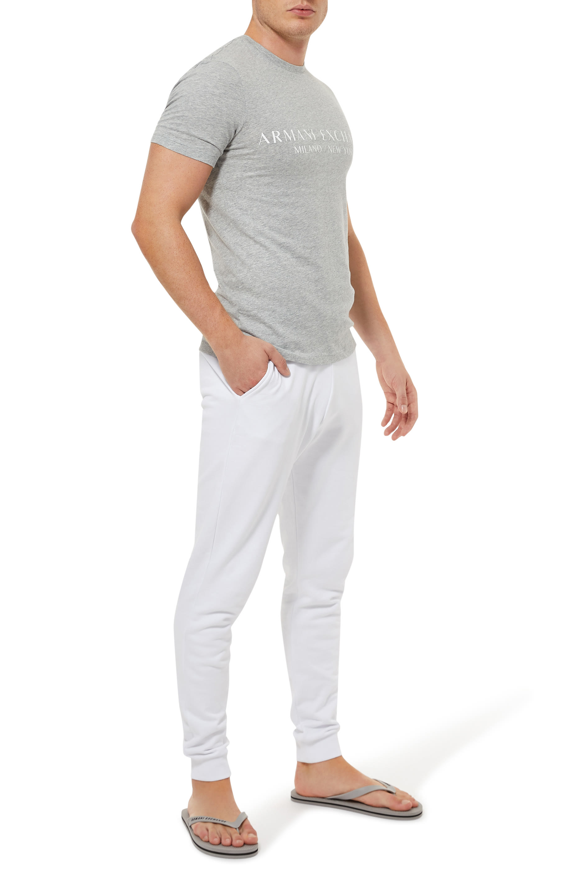 تيشيرت بشعار الماركة كلاسيكي