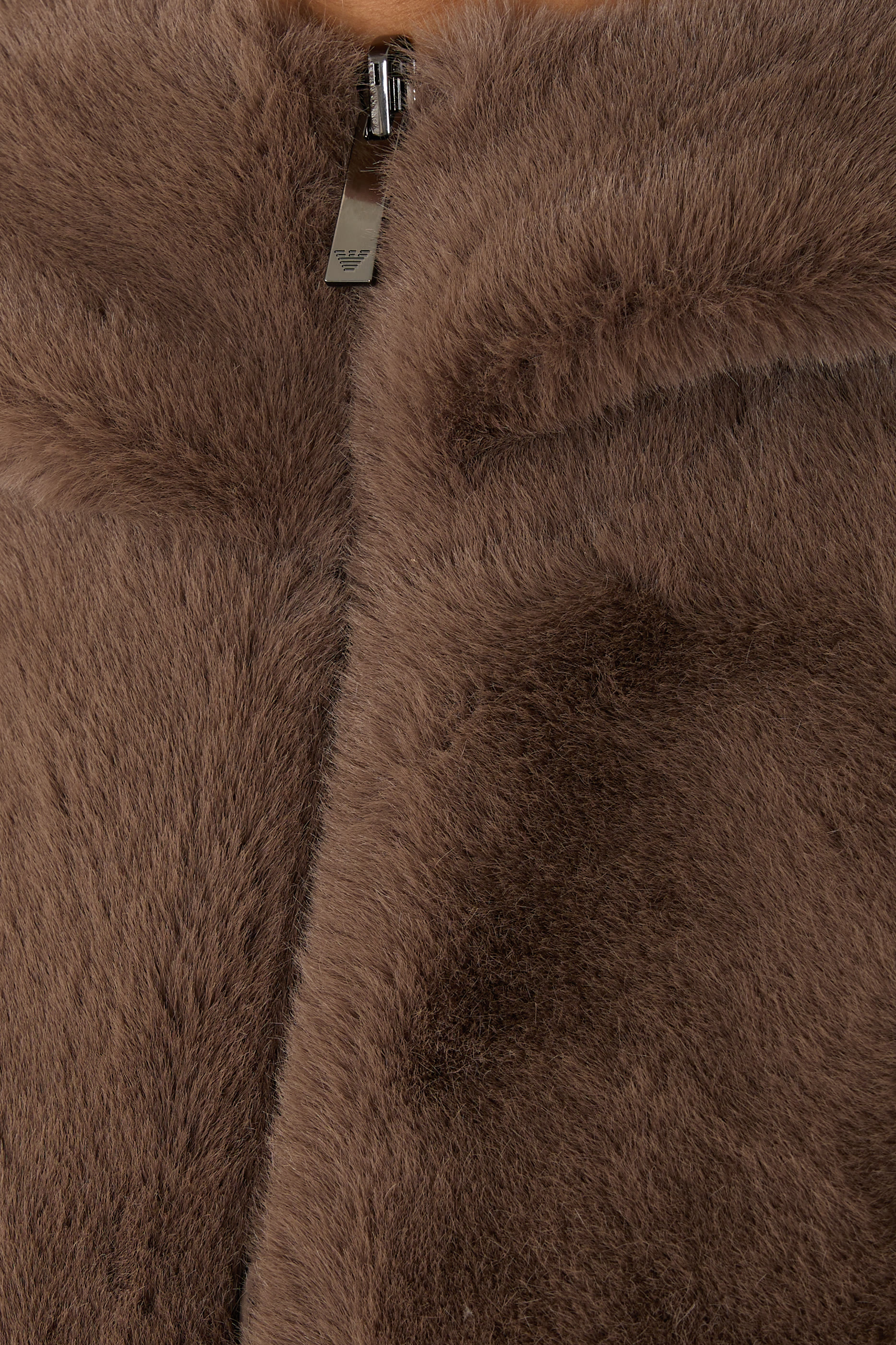 بلوزة بتصميم بوجهين وغطاء للراس فرو صناعي