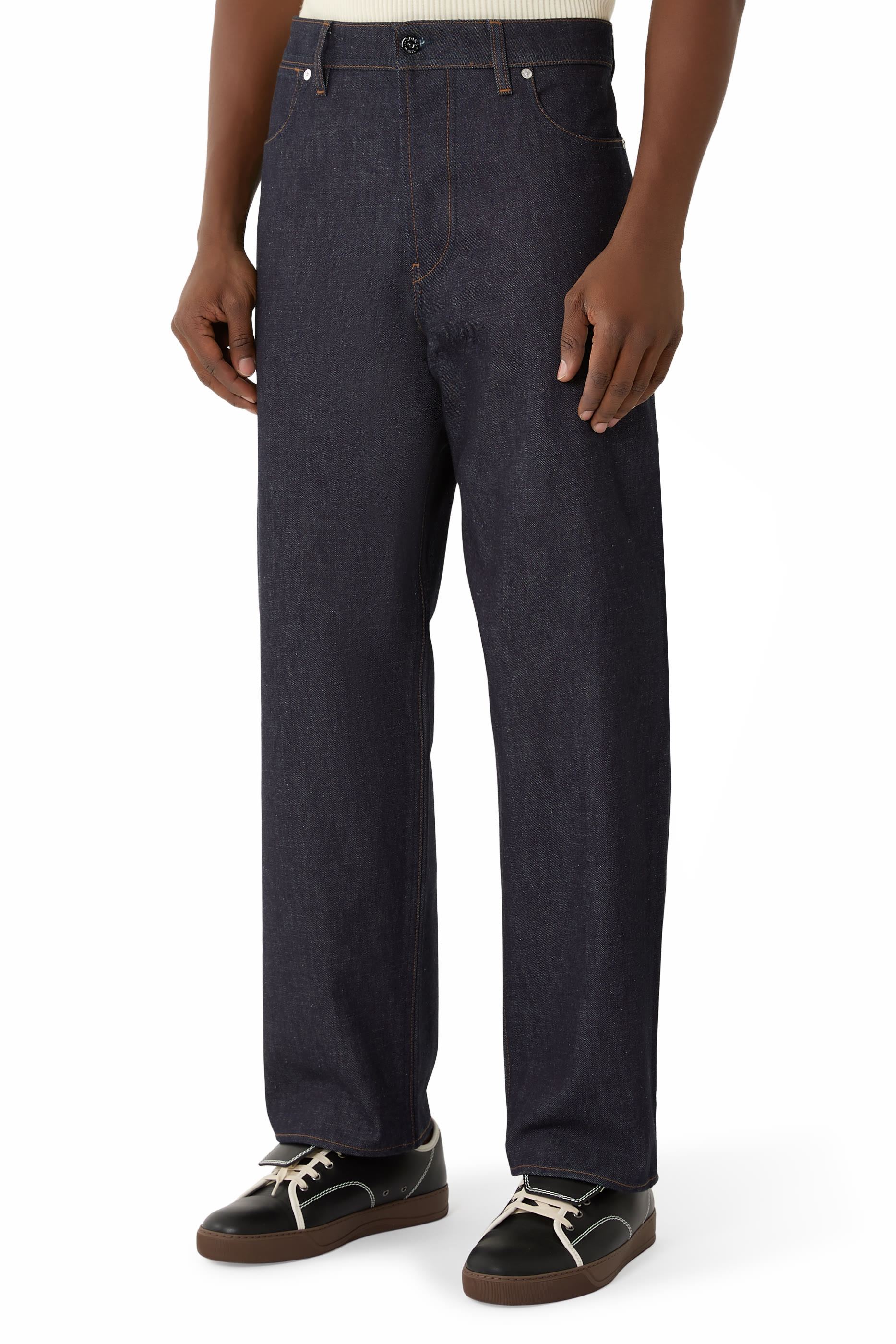 بنطال جينز دنيم بقصة ضيقة