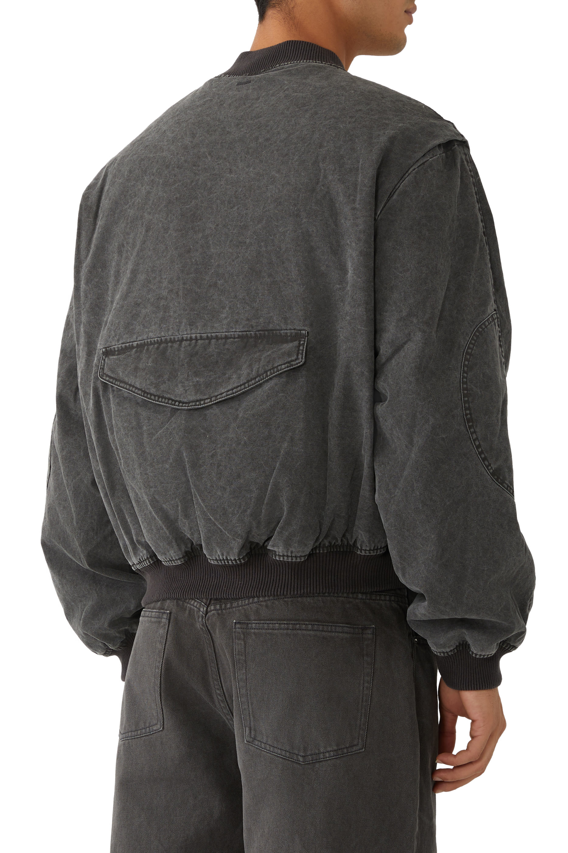 جاكيت بومبر بأكمام مدمجة