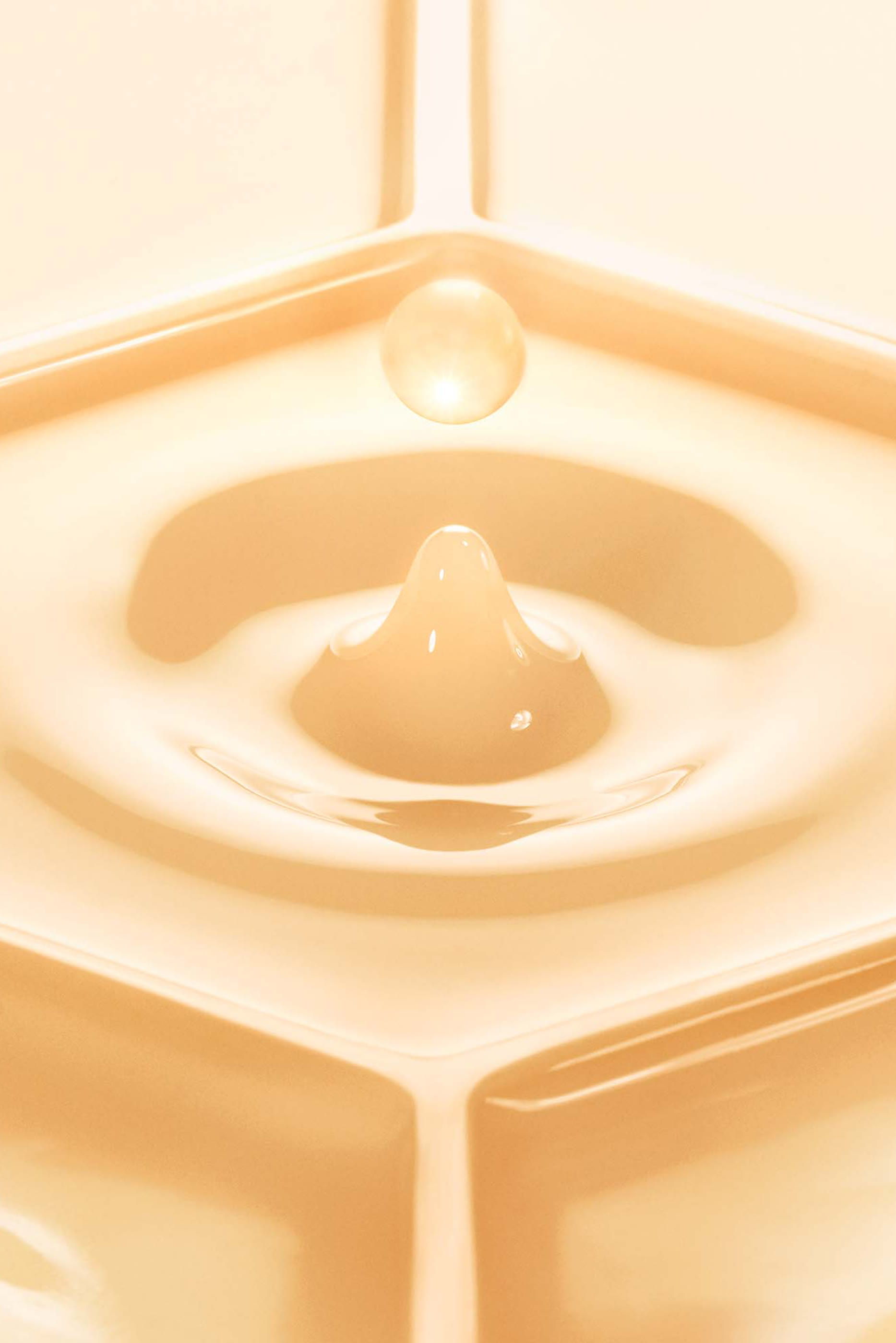 لوشن أباي رويال لتقوية البشرة بغذاء ملكات النحل