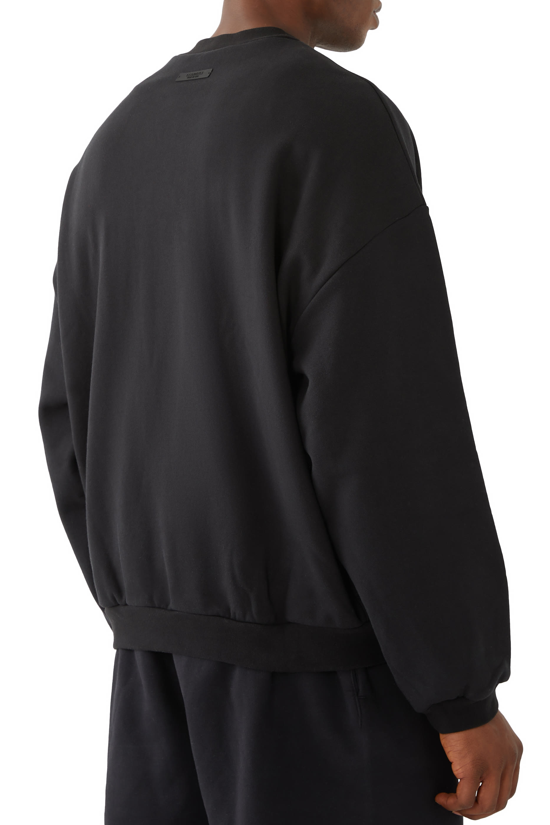 سويت شيرت بياقة ضيقة صوف ثقيل