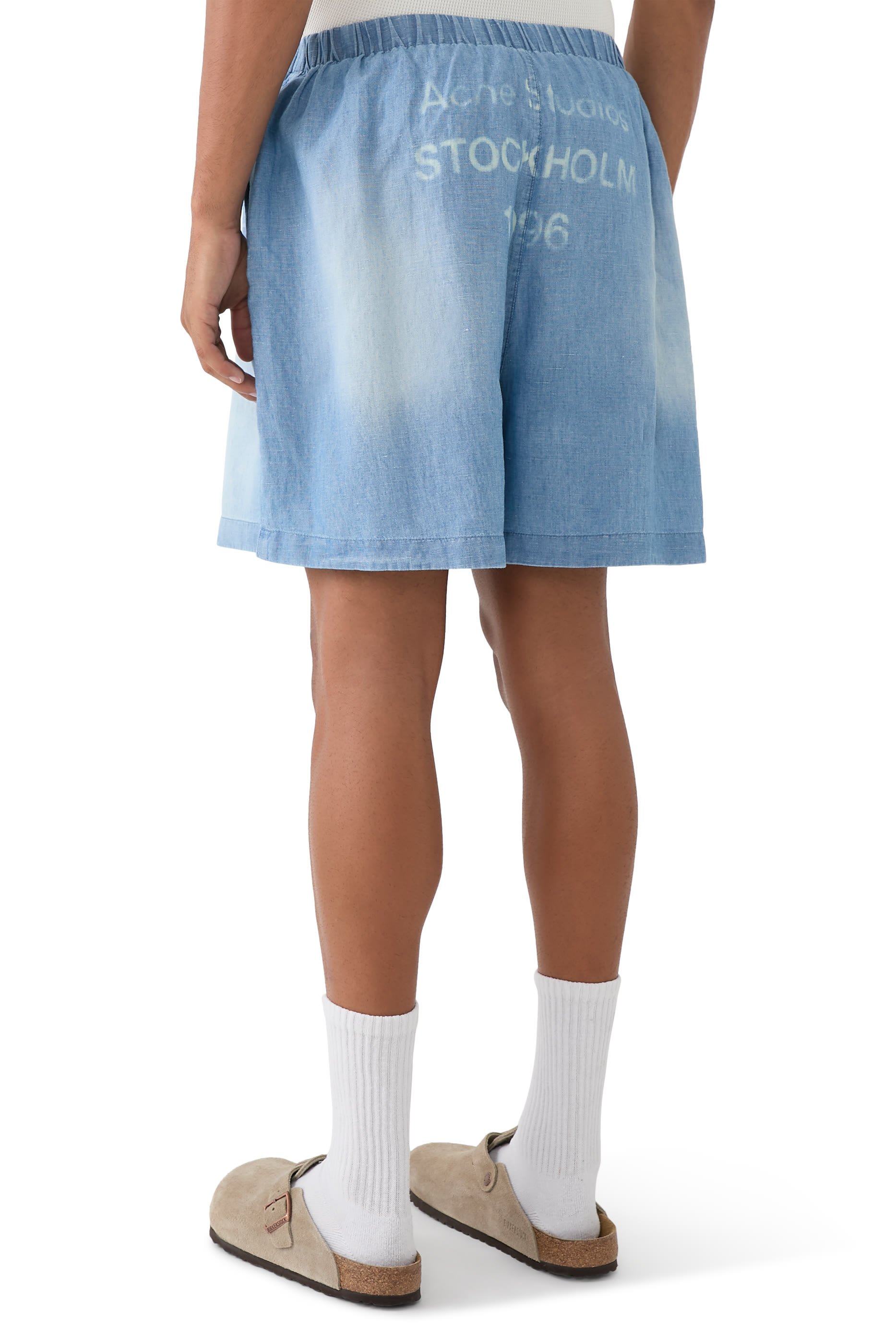 شورت بشعار الماركة