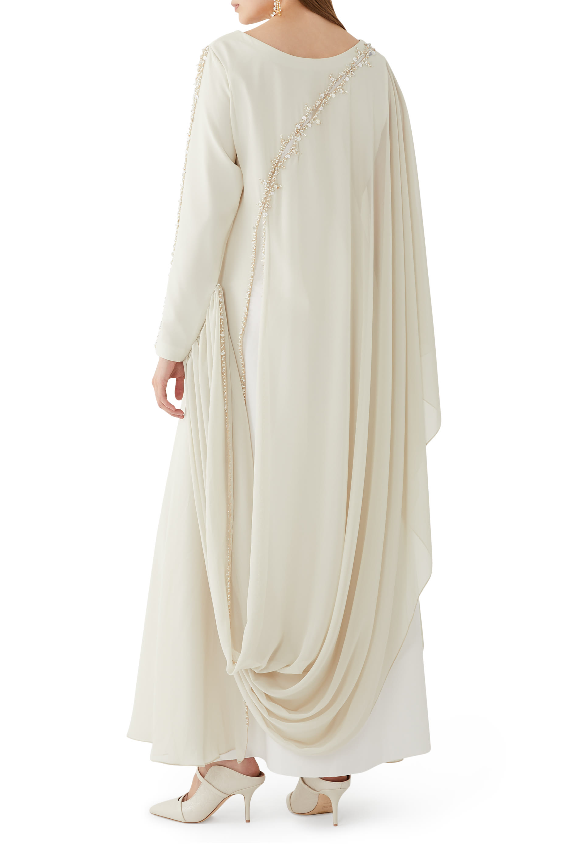 فستان ليريف بطبقتين وتطريزات