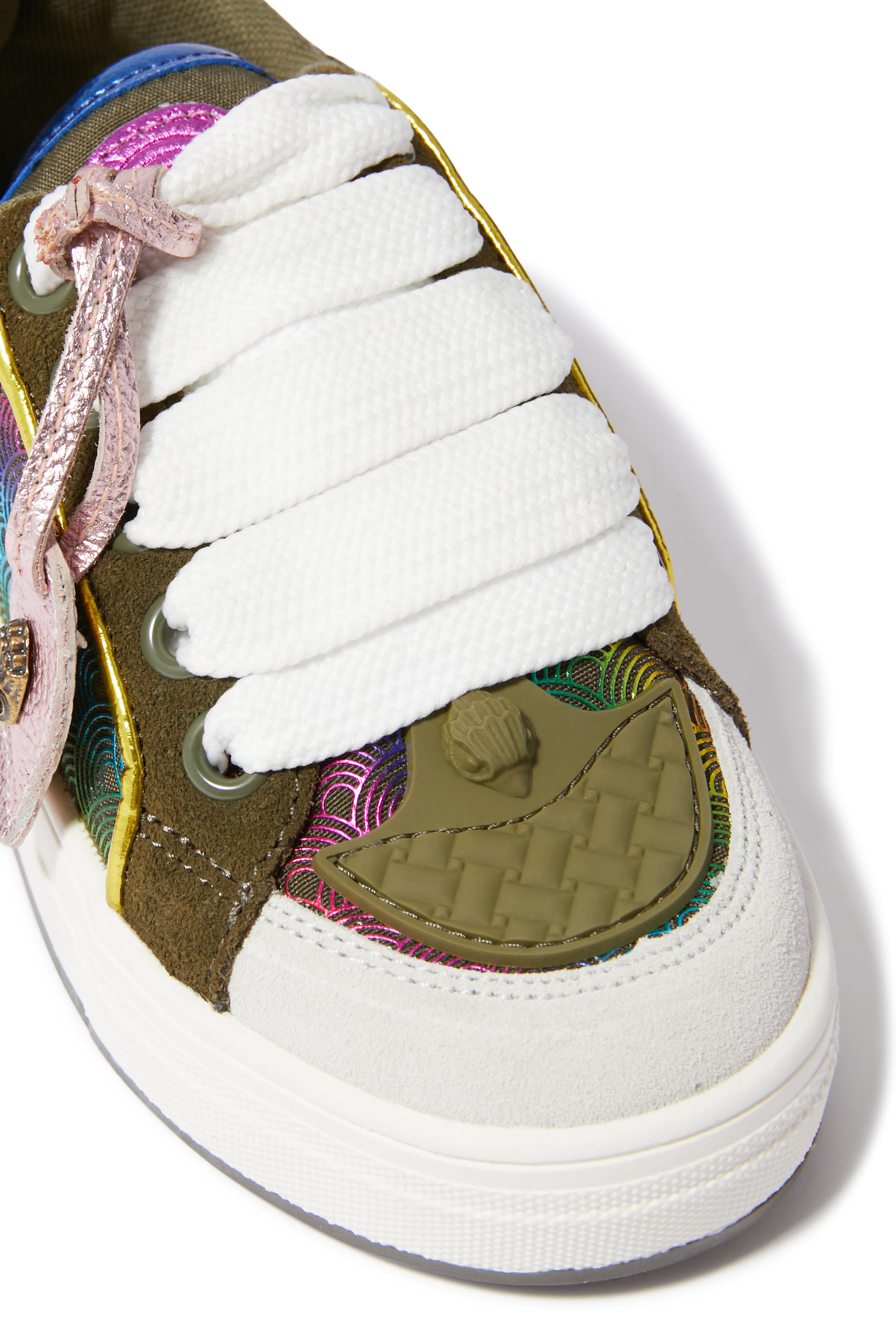 سنيكرز ساوث بانك بشارة للأطفال