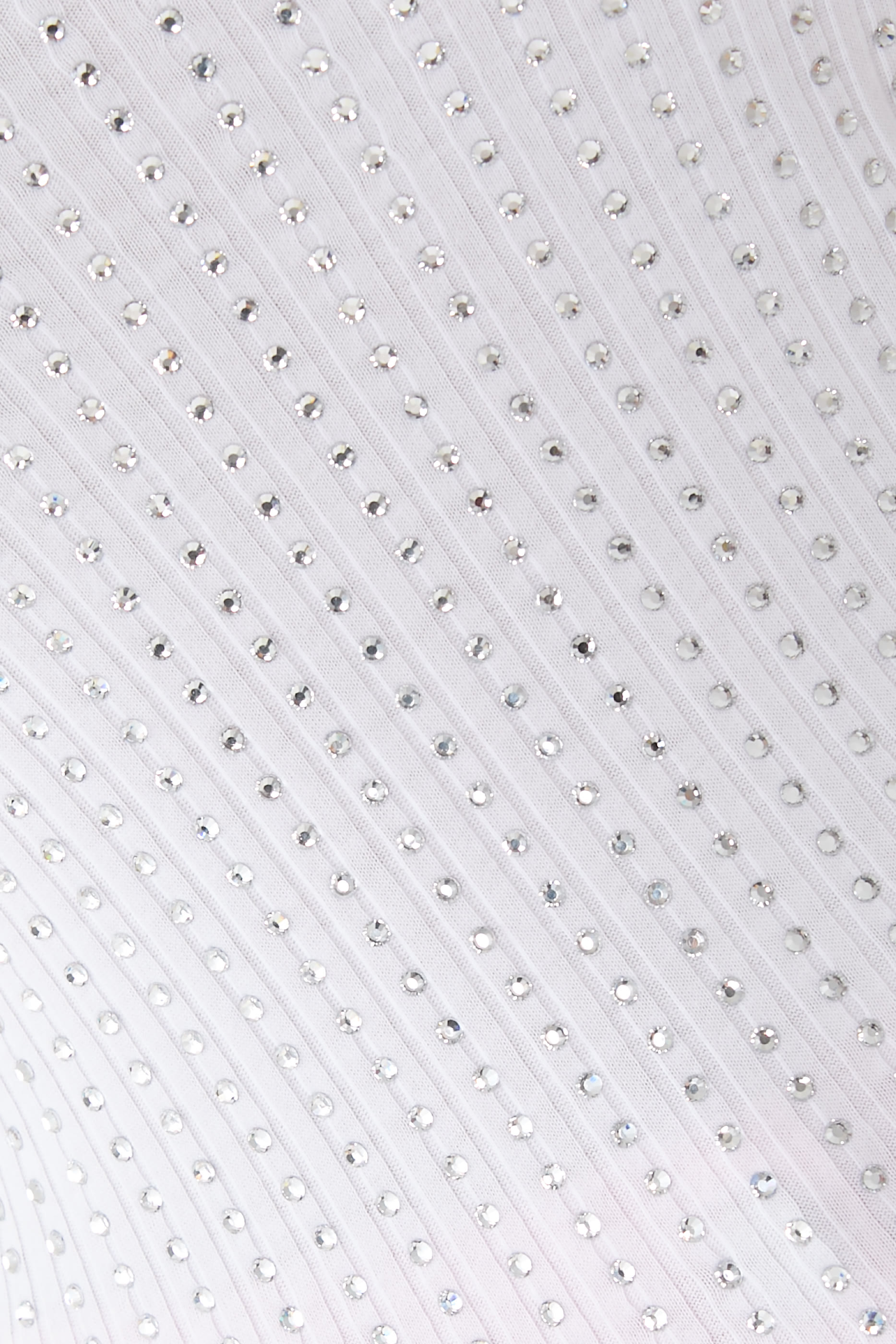 بلوزة بيرفوريتد بلا أكمام