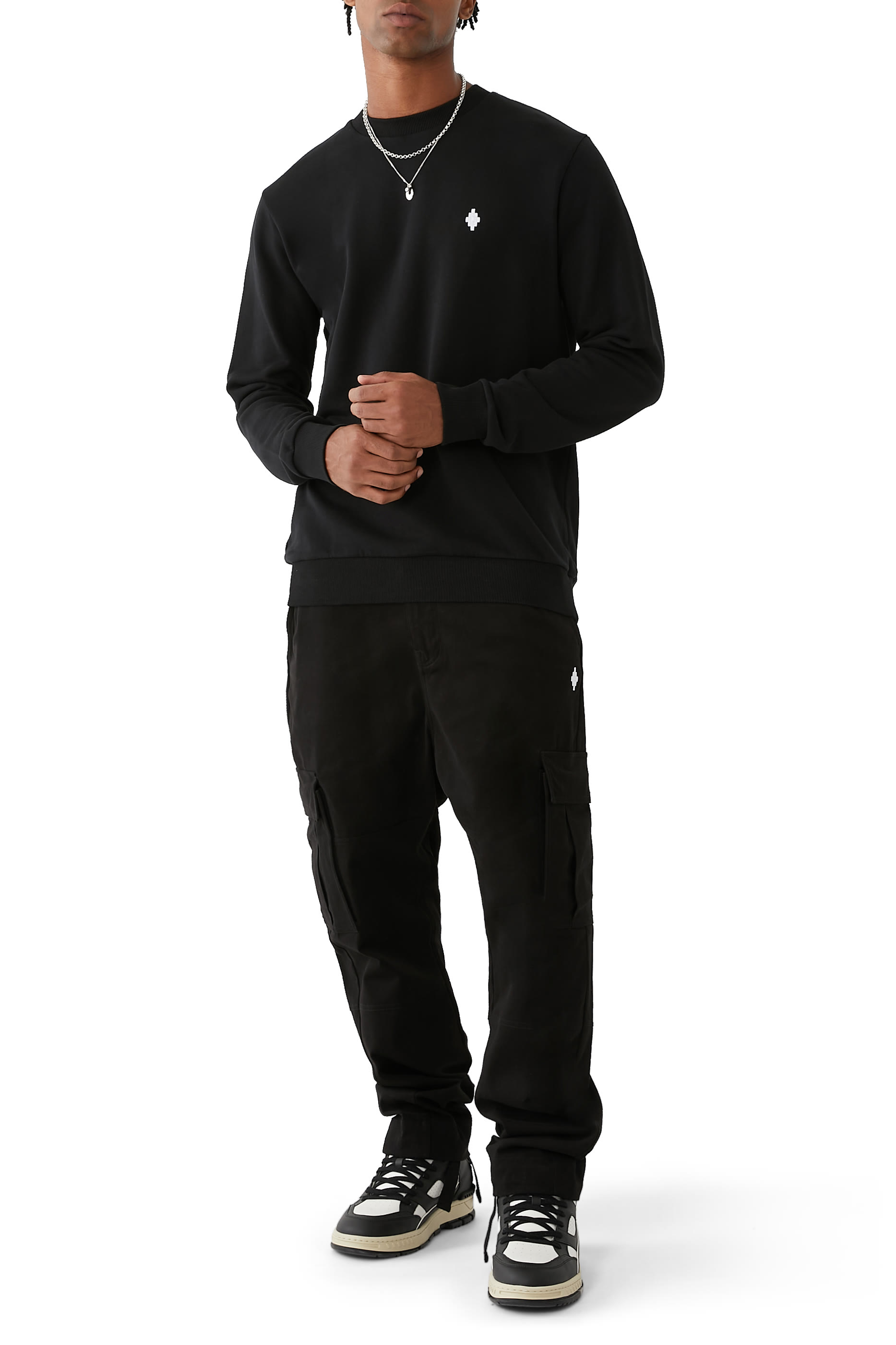 سويت شيرت بقصة عادية وشعار الماركة