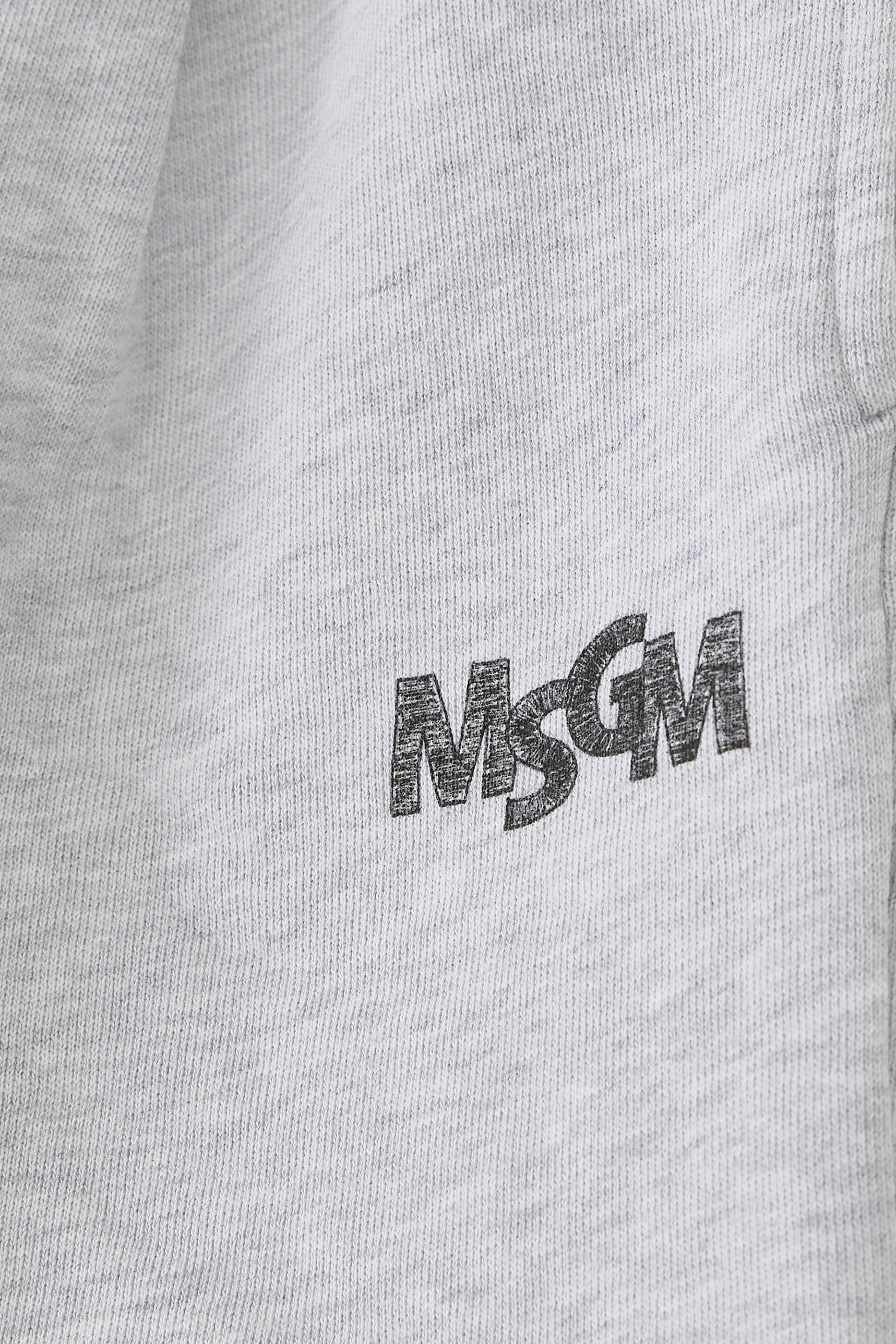 شورت بشعار الماركة للأطفال