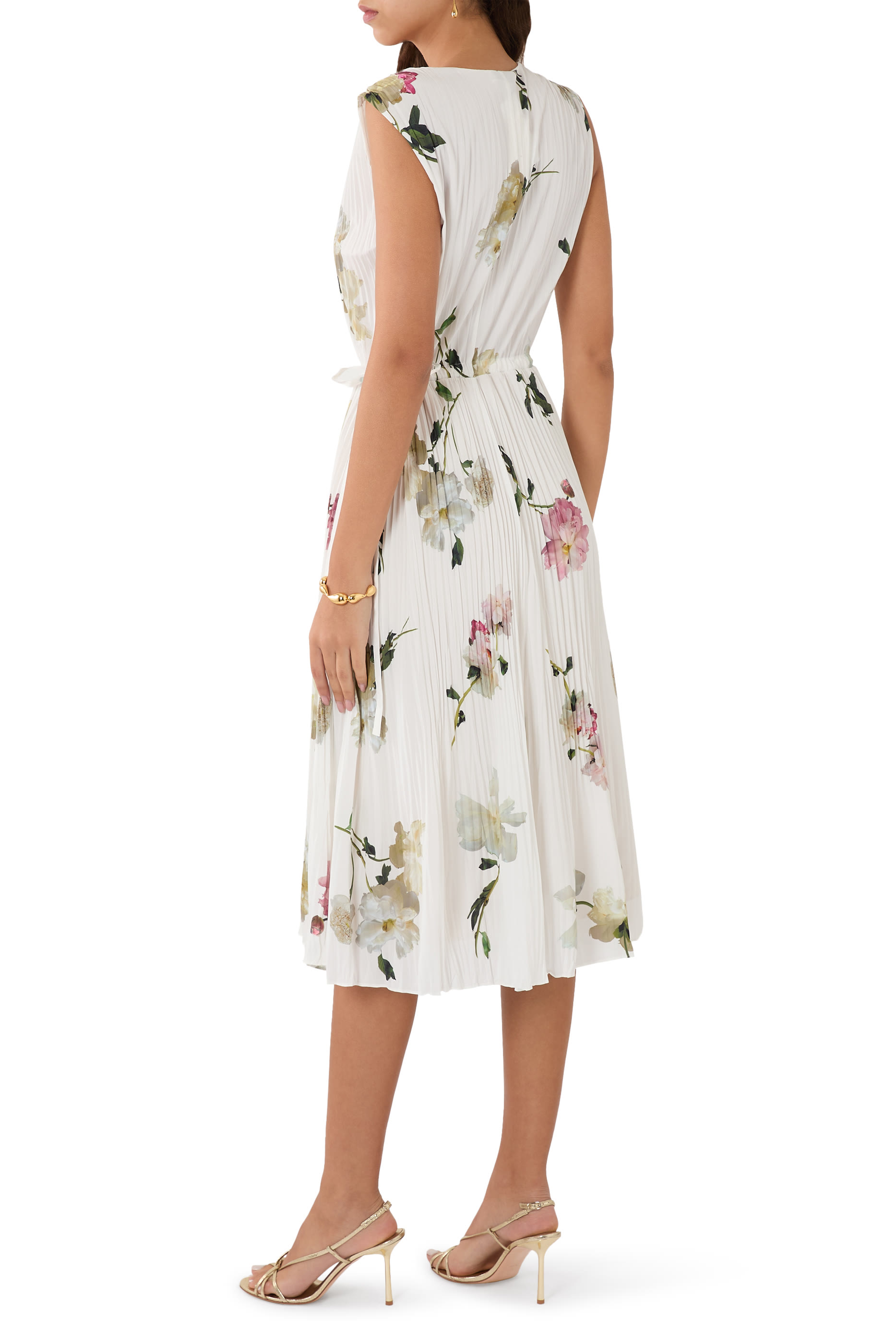 فستان بياقة V  وطيات مزين بطبعة فاونيا ذابلة