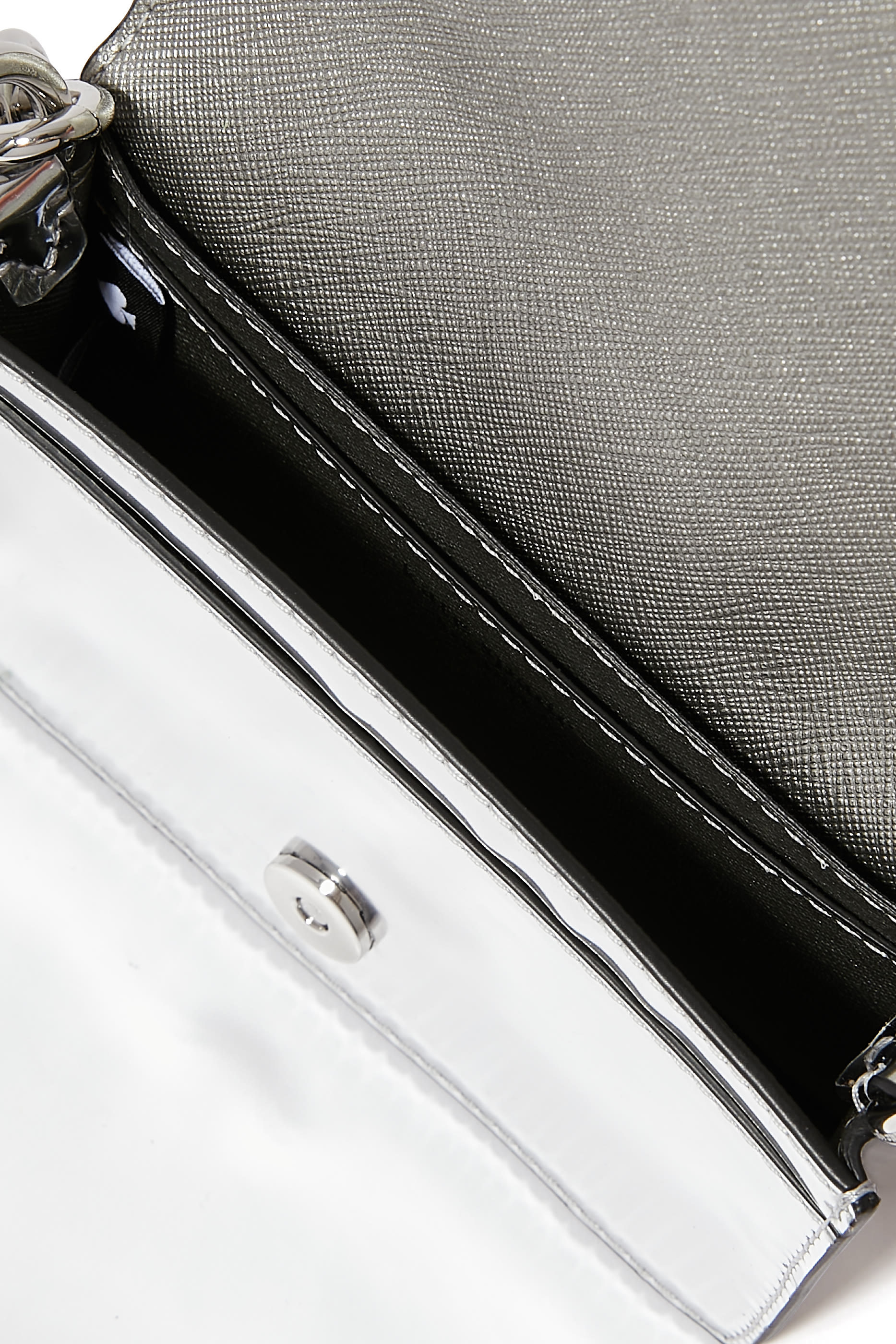 حقيبة كروس بودي بسلسلة