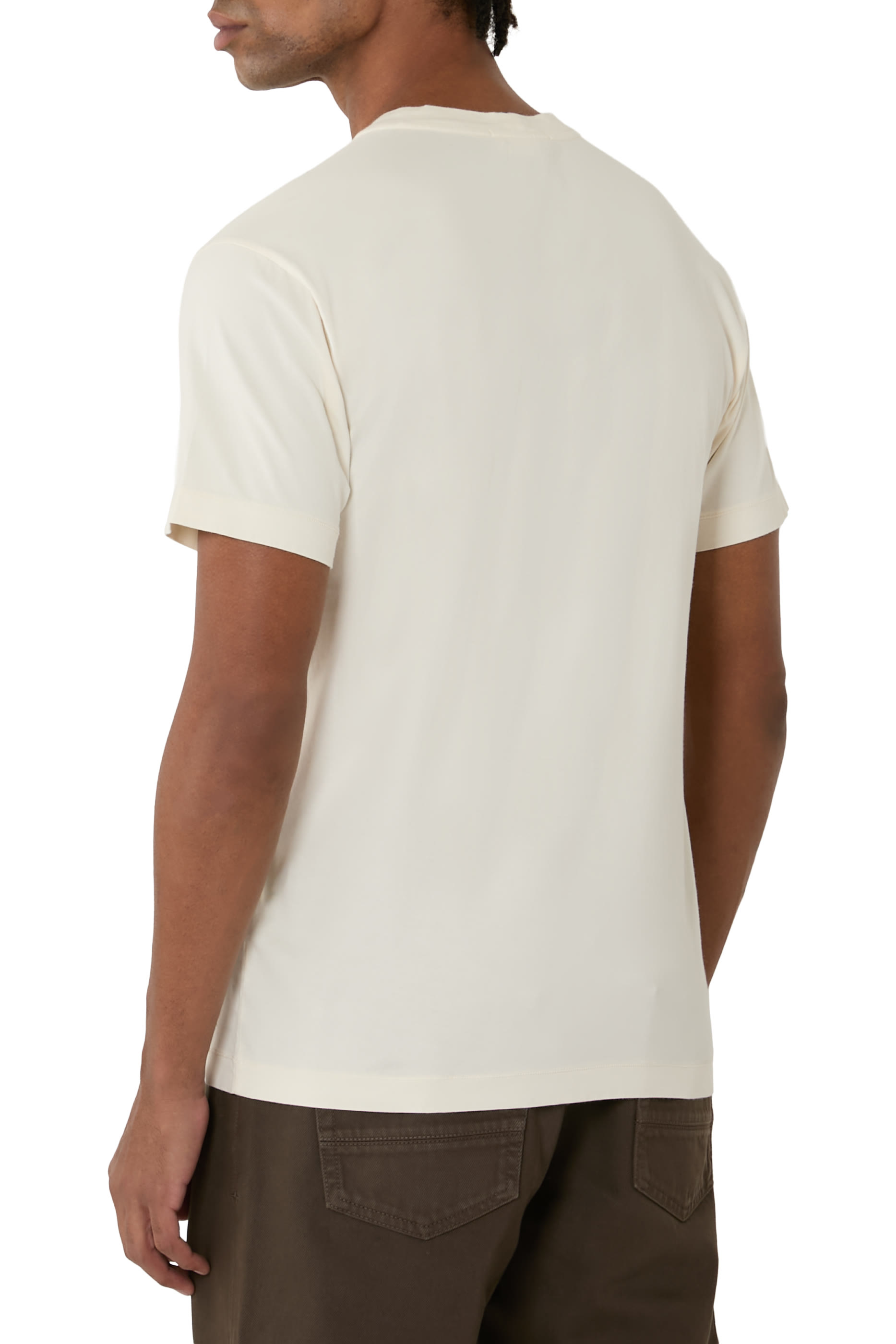 تيشيرت بأكمام قصيرة