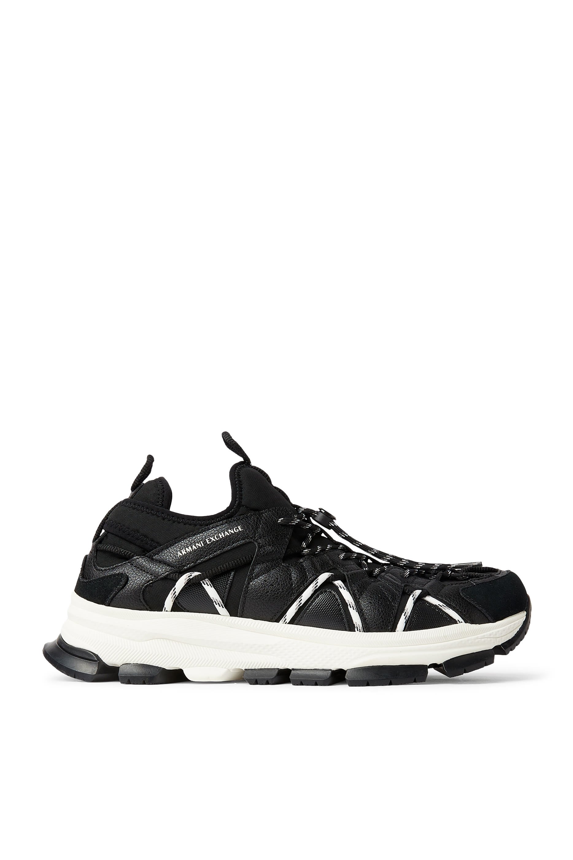 سنيكرز بشعار الماركة قماش معالج