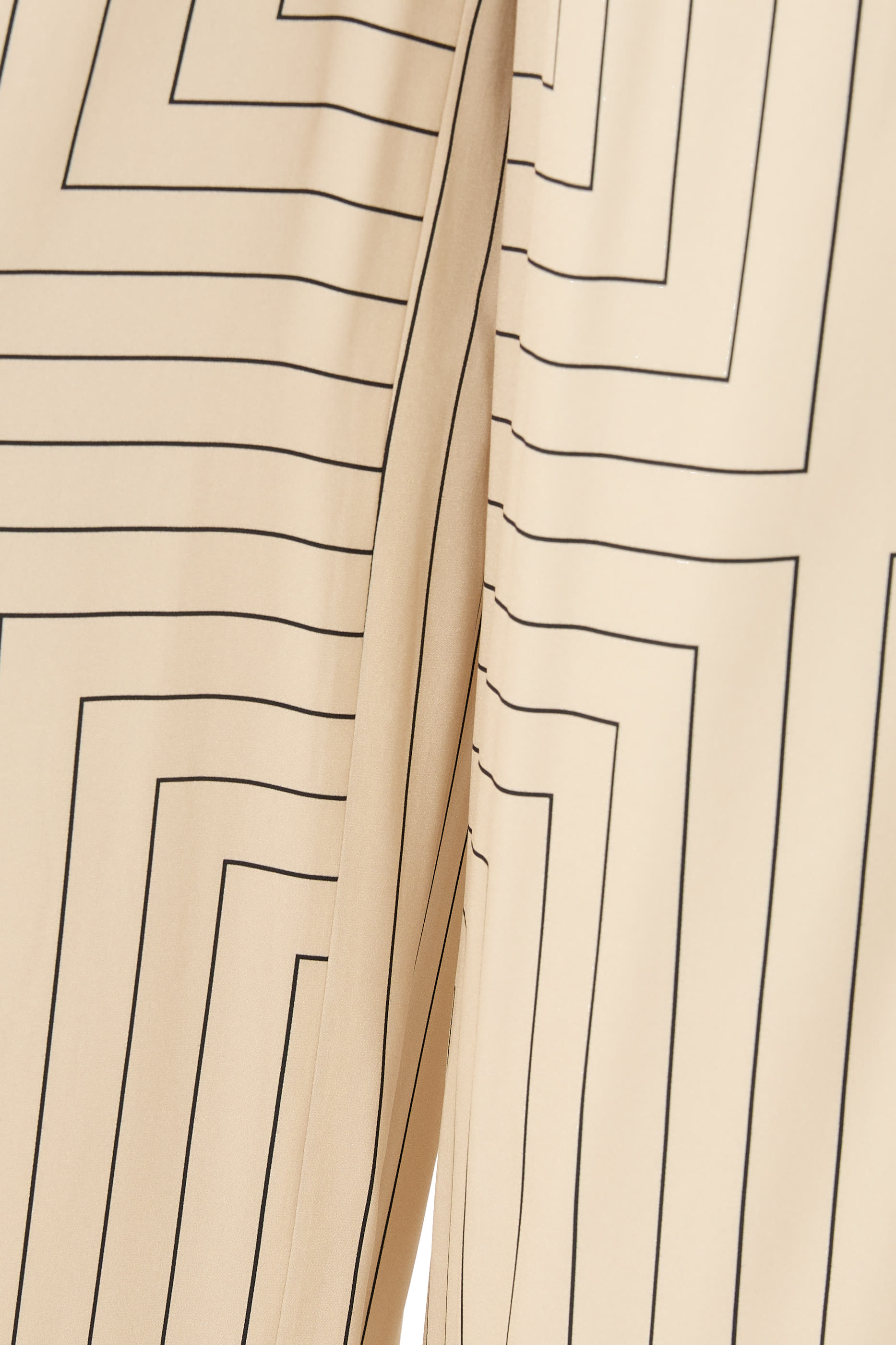 بنطال هولين بنقشة هندسية حرير