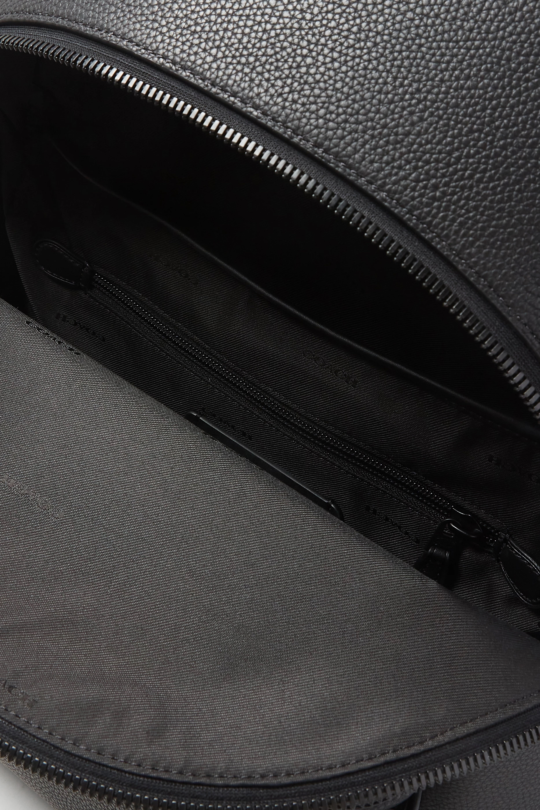 حقيبة ظهر شارتر بشعار الماركة