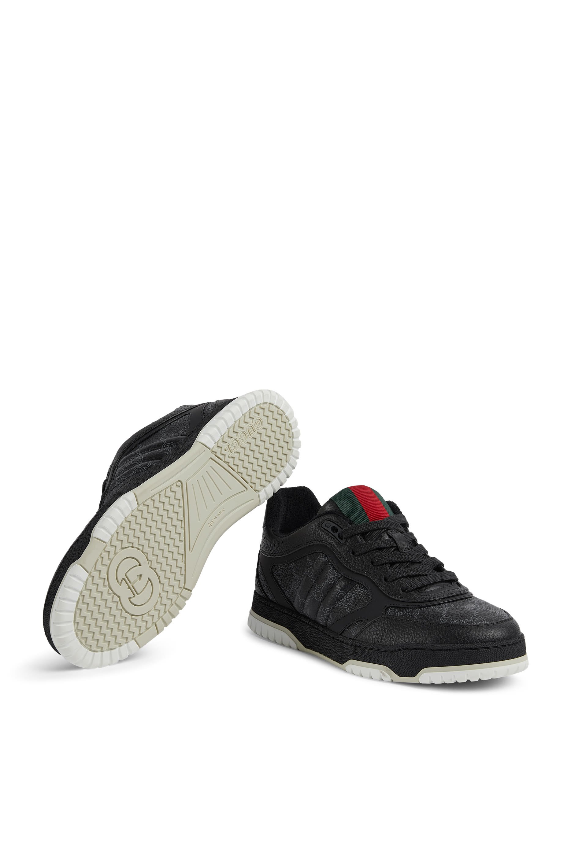 سنيكرز ري-ويب بشعار الماركة