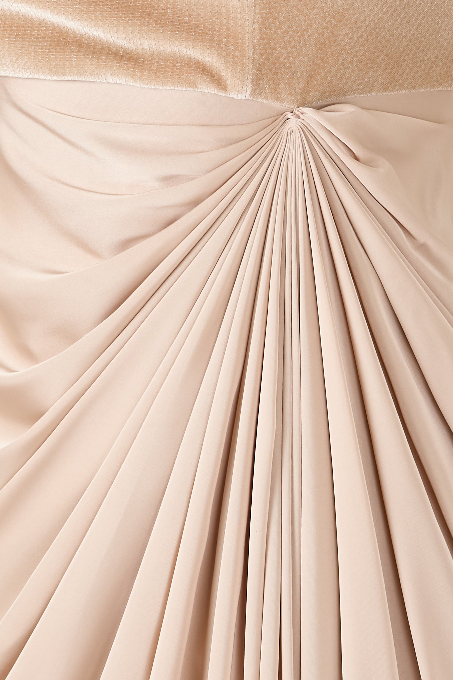 قفطان بتصميم ملفوف مخمل