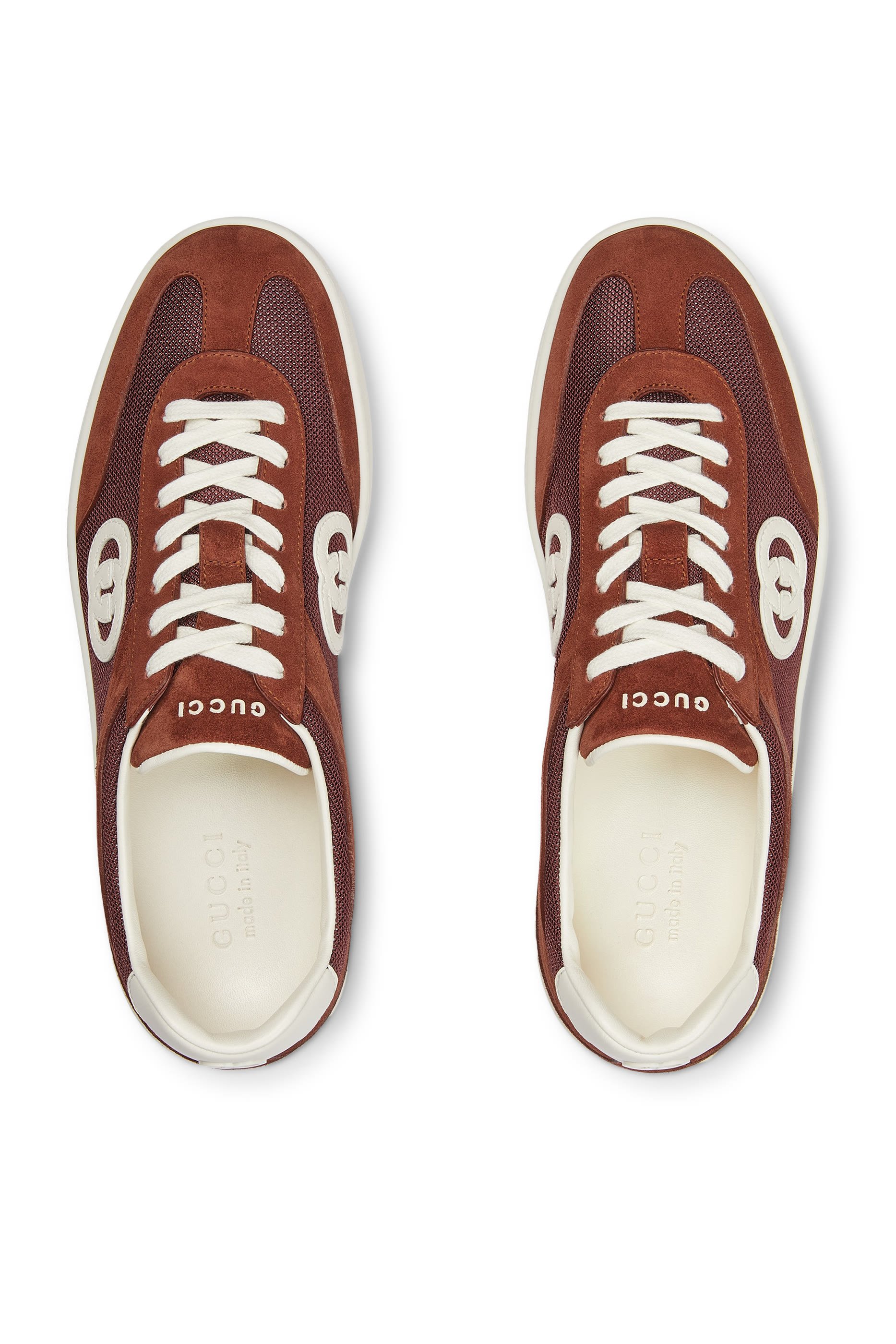 سنيكرز شبكي بشعار حرفي الماركة متداخل