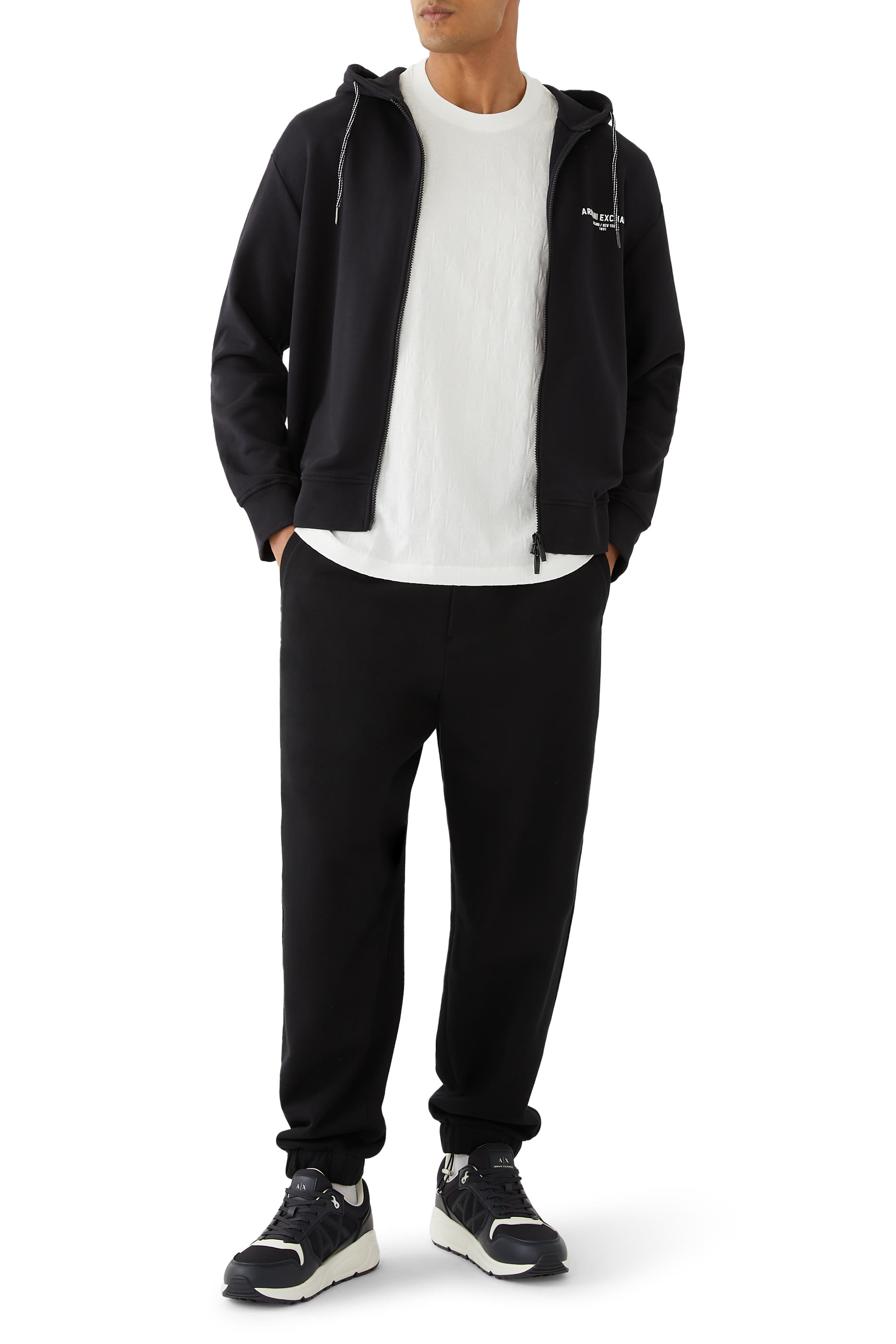 هودي بسحاب مع طبعة ميلانو/نيويورك على الظهر